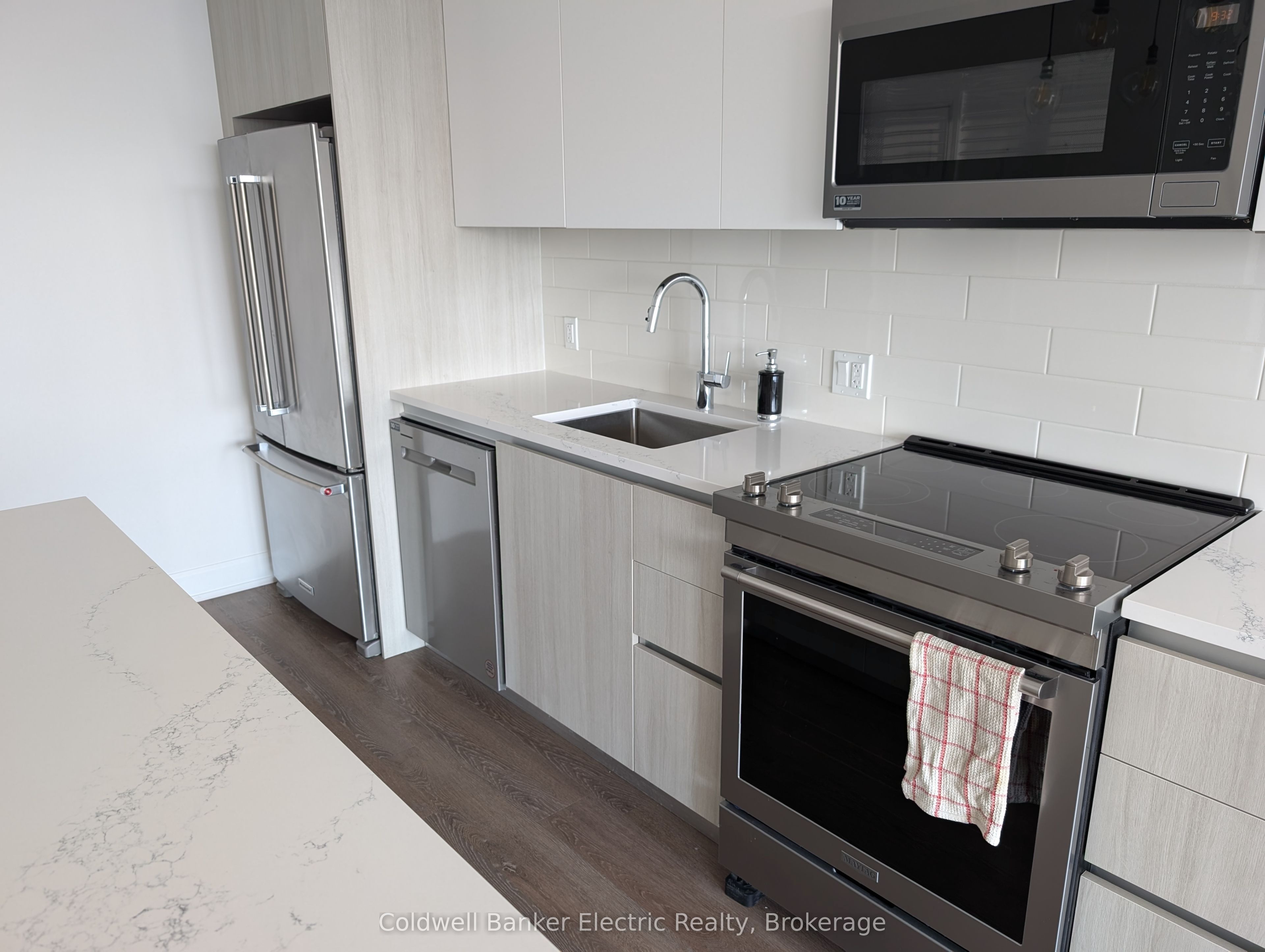 195 Hunter Street E 802 Property Photo 18