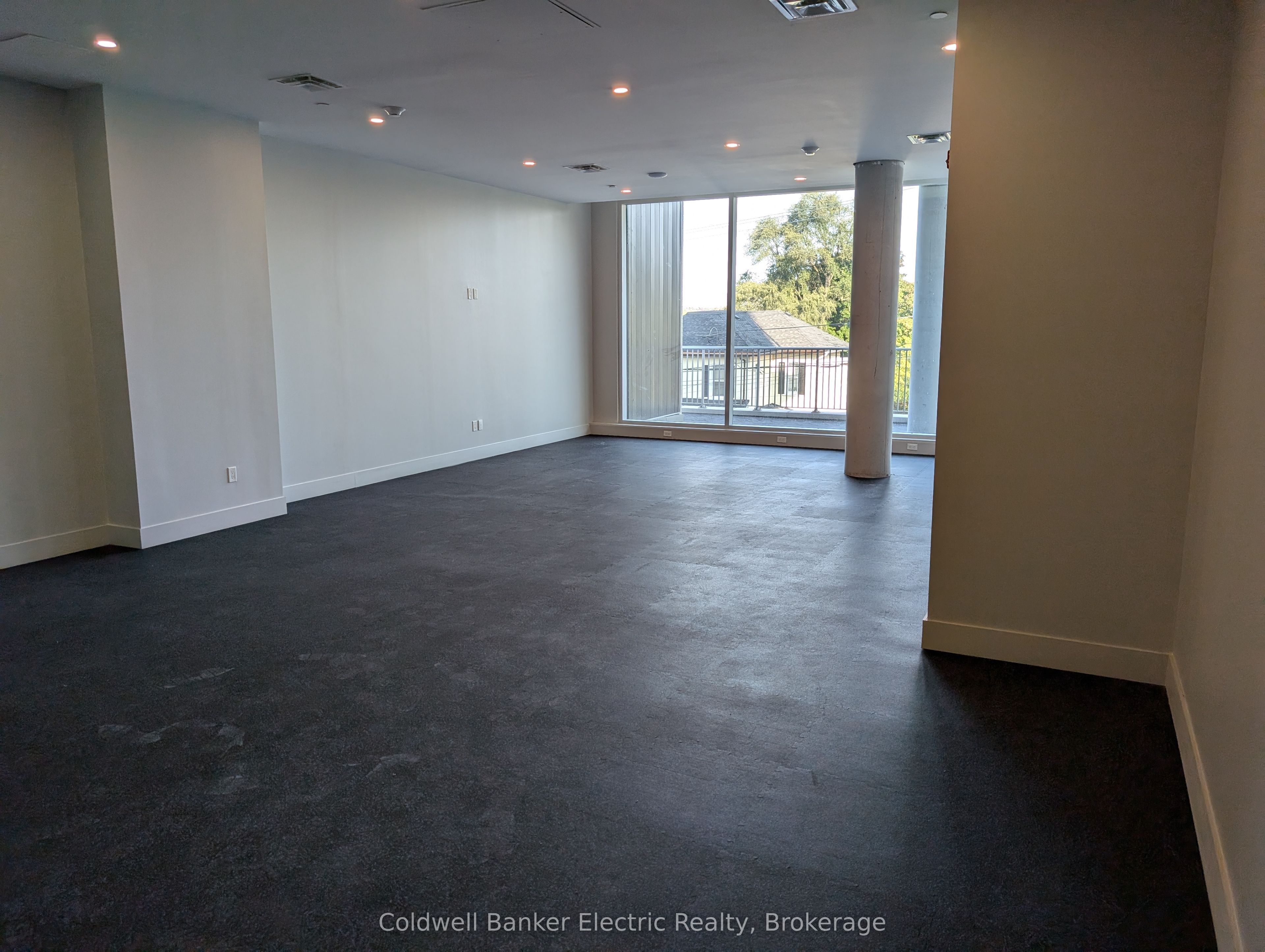 195 Hunter Street E 802 Property Photo 25