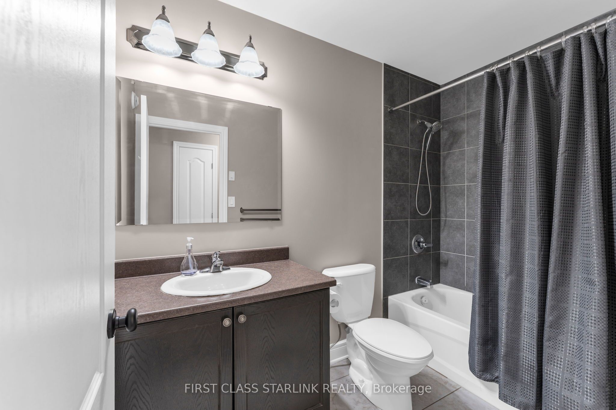 1740 Reginald Bart Drive Property Photo 22