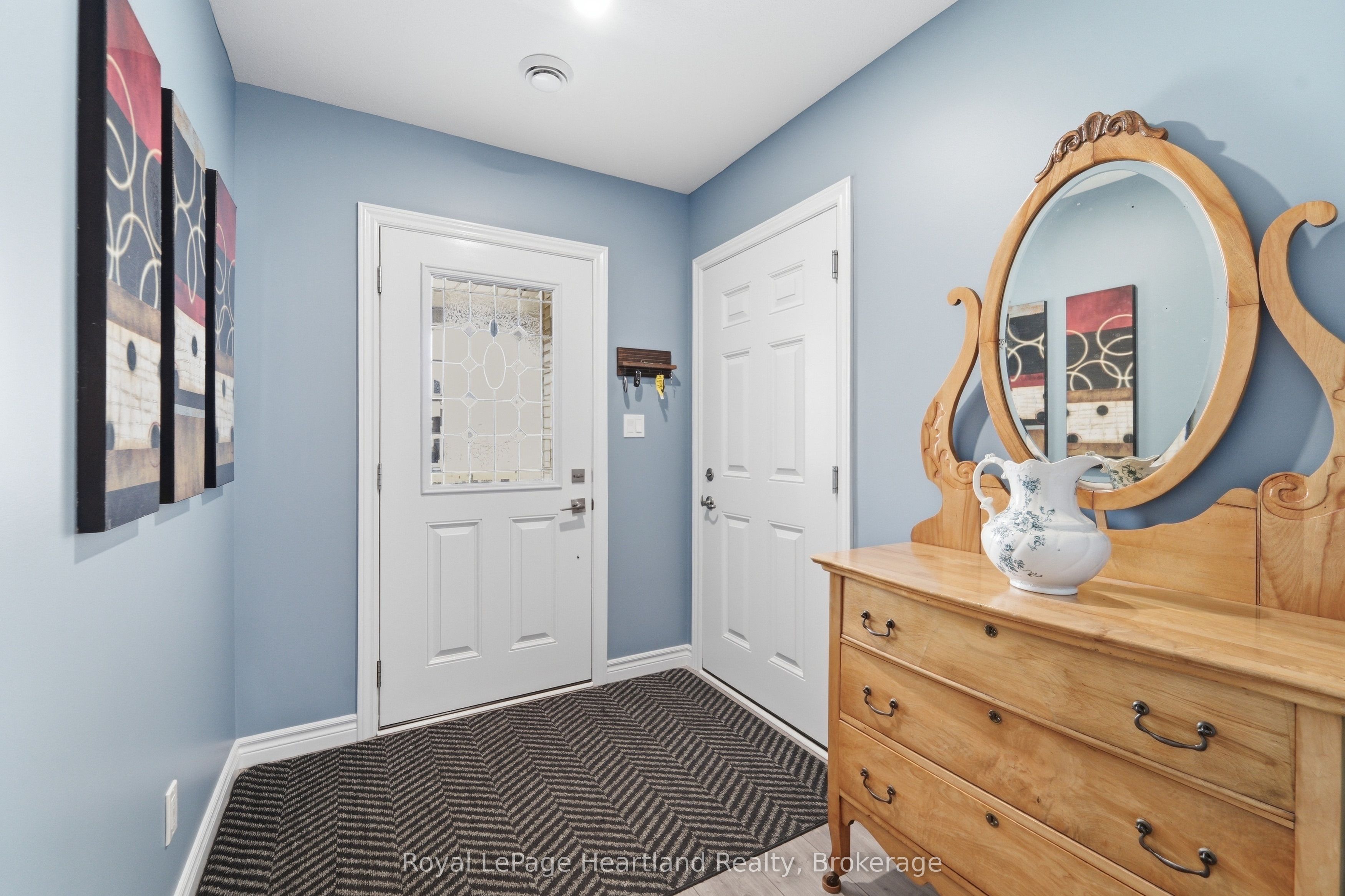 237 Lake Breeze Drive Property Photo 3