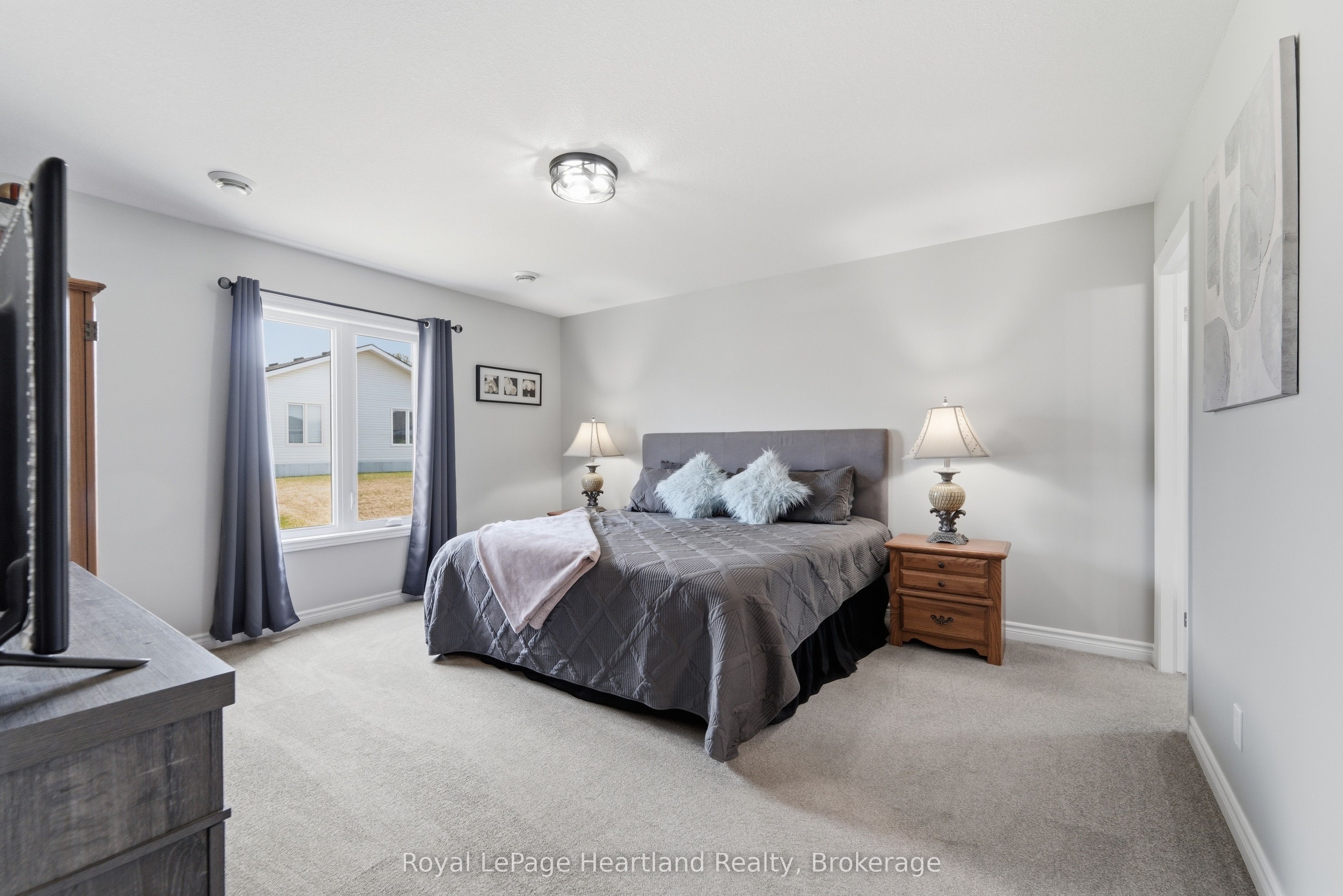 237 Lake Breeze Drive Property Photo 16