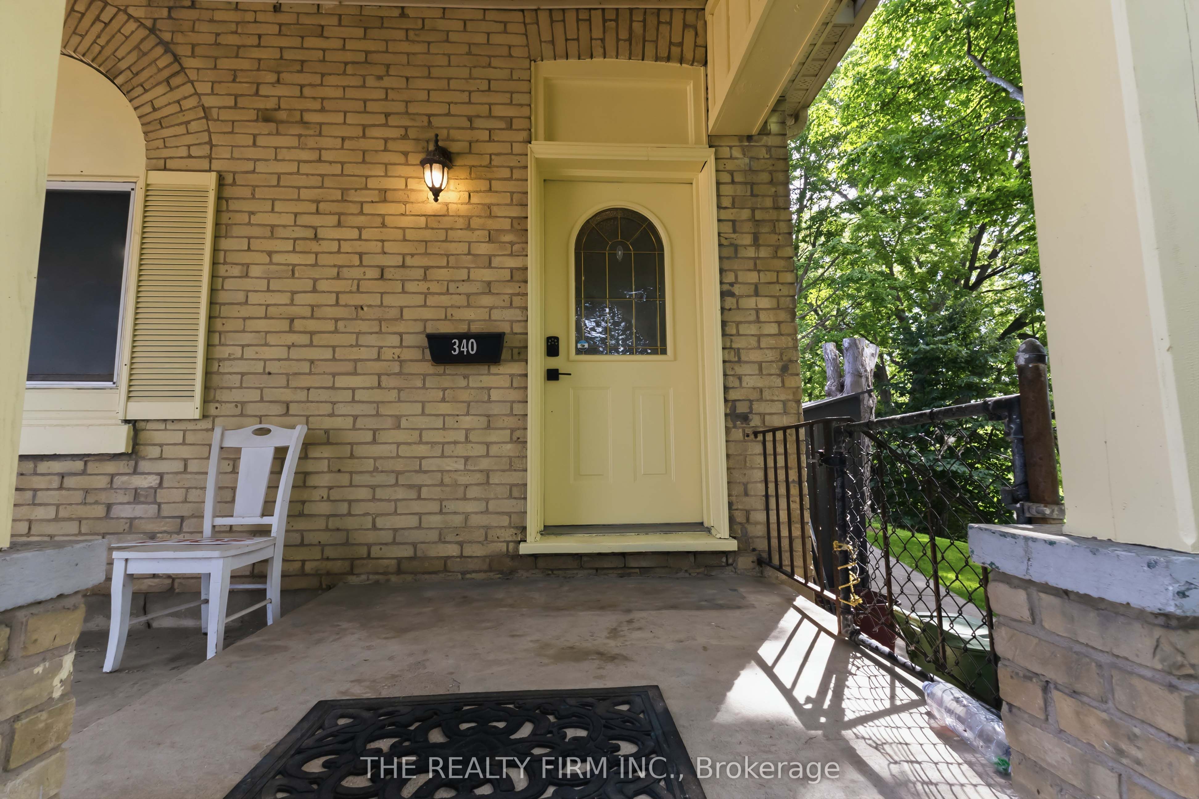 340 Riverside Drive Property Photo 4