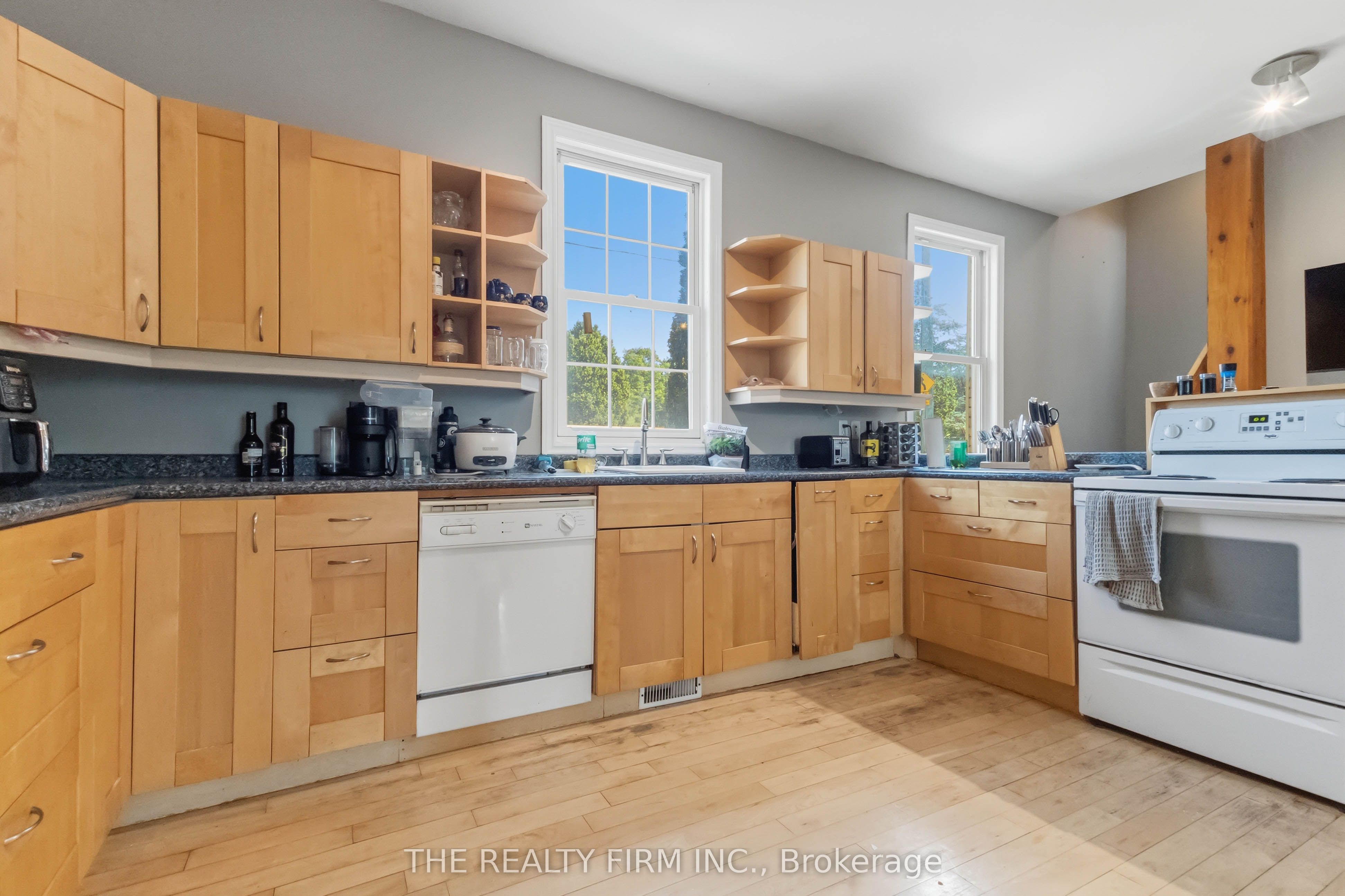 340 Riverside Drive Property Photo 14