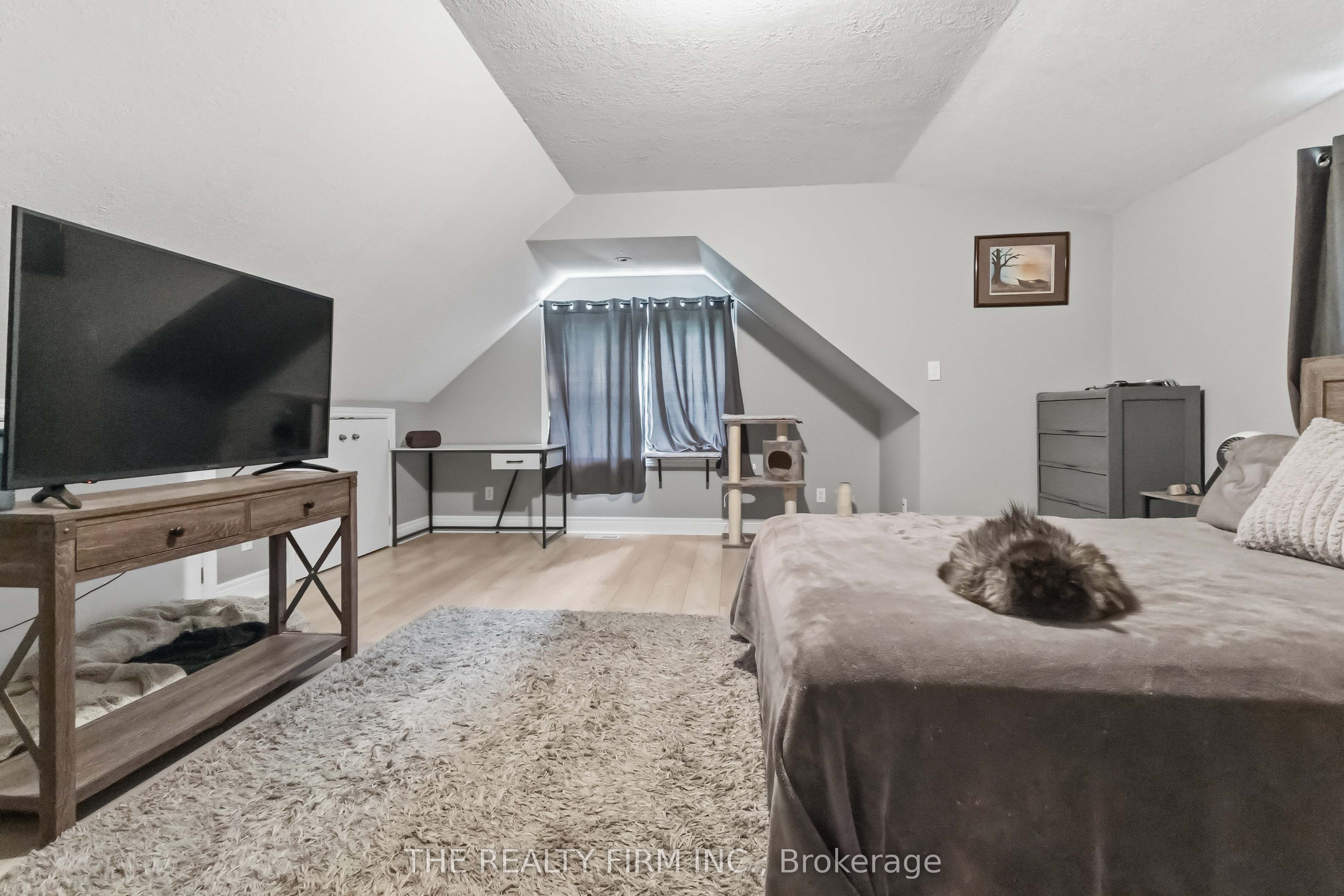 340 Riverside Drive Property Photo 20