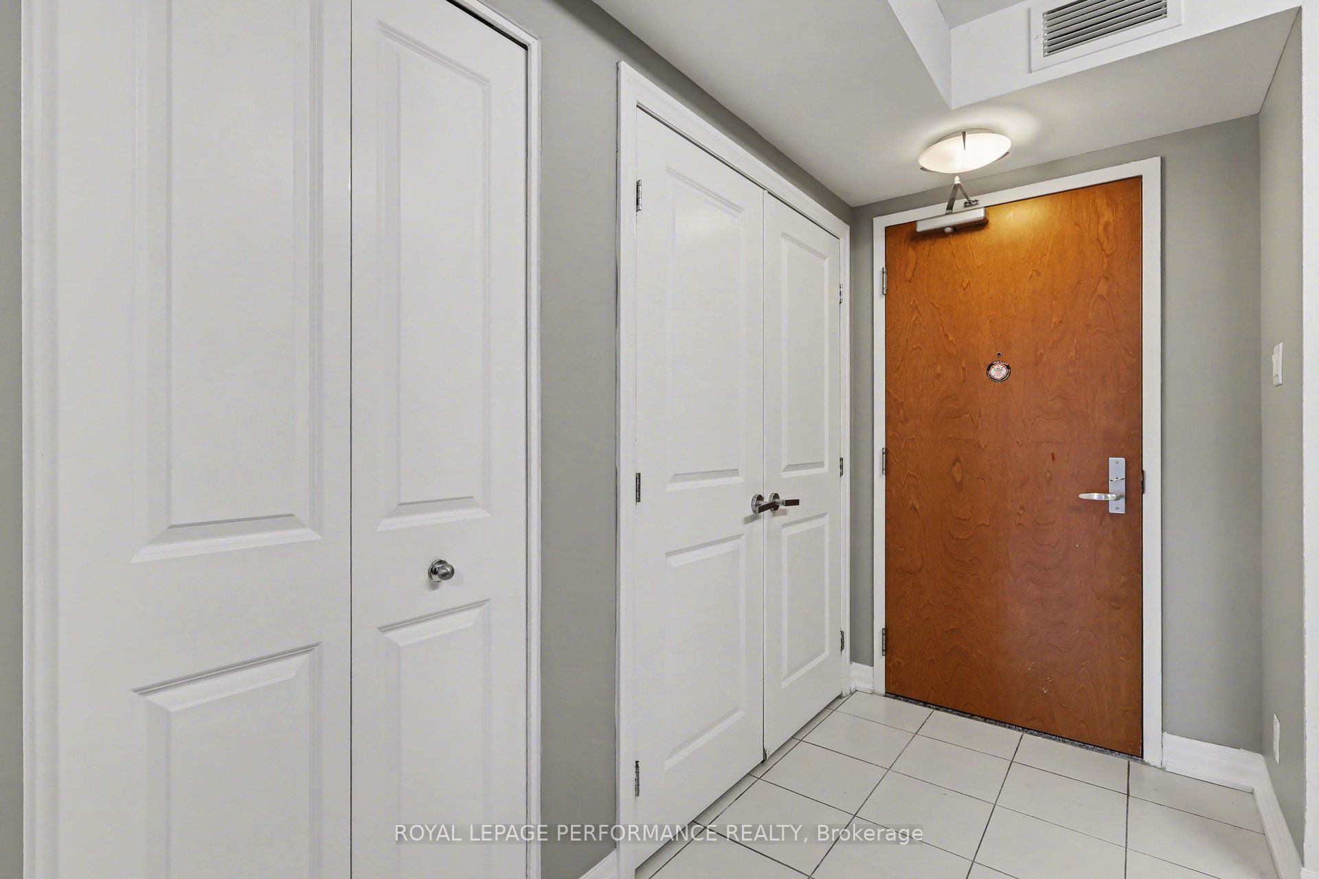 242 Rideau Street 204 Property Photo 14