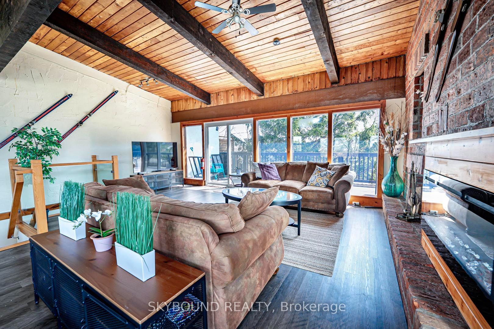 157 Tyrolean Lane Property Photo 13