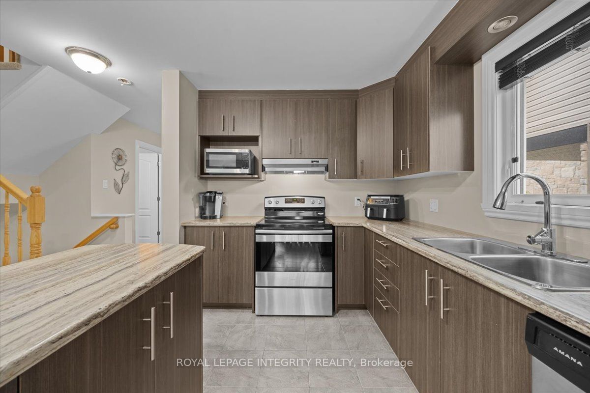 2345 Marble Crescent Property Photo 6