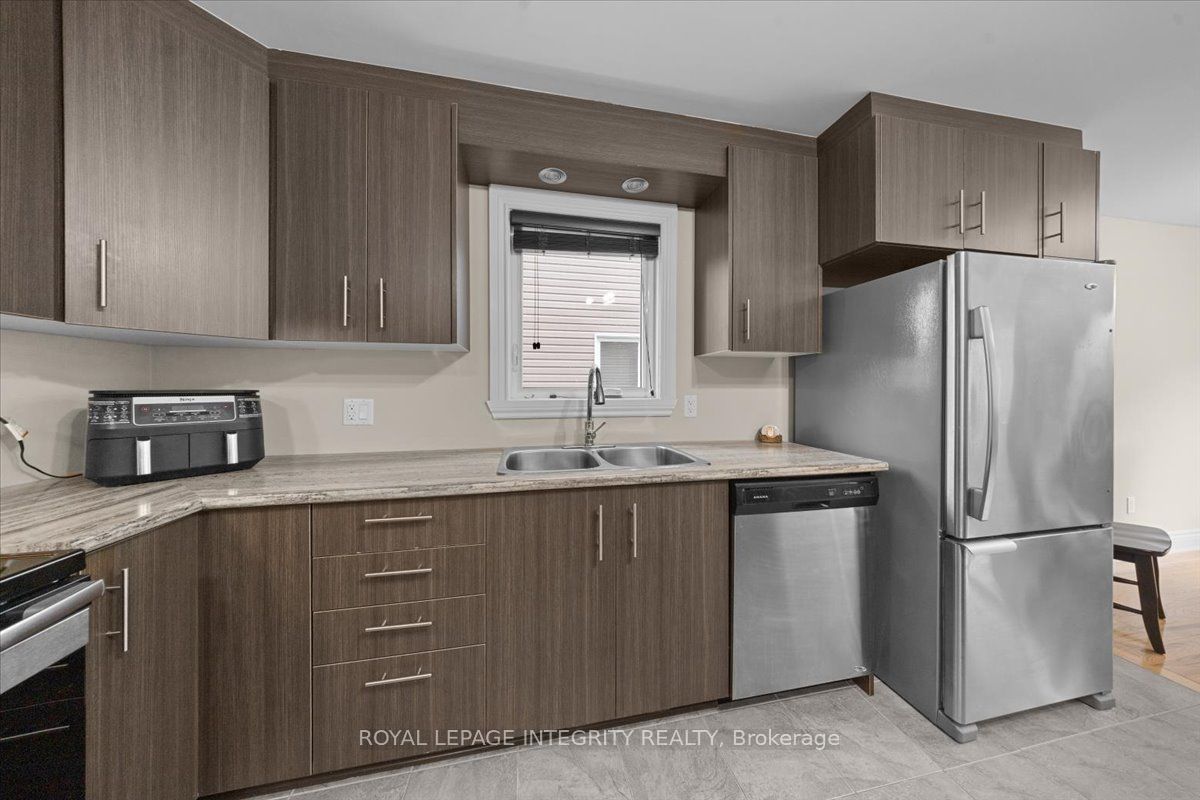 2345 Marble Crescent Property Photo 7