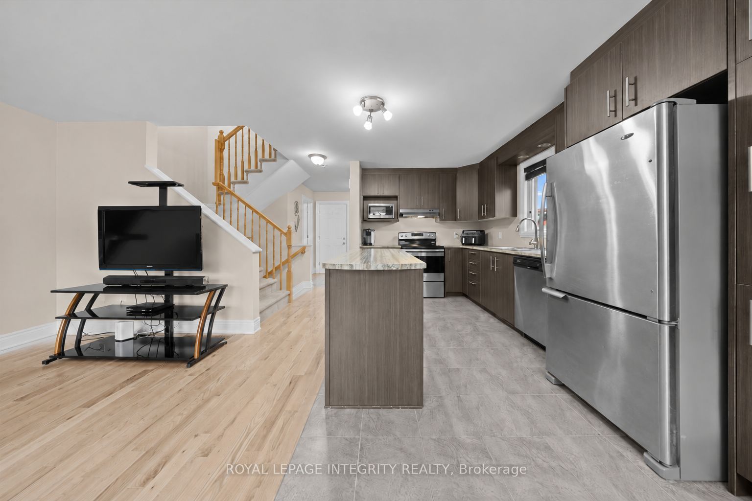 2345 Marble Crescent Property Photo 8