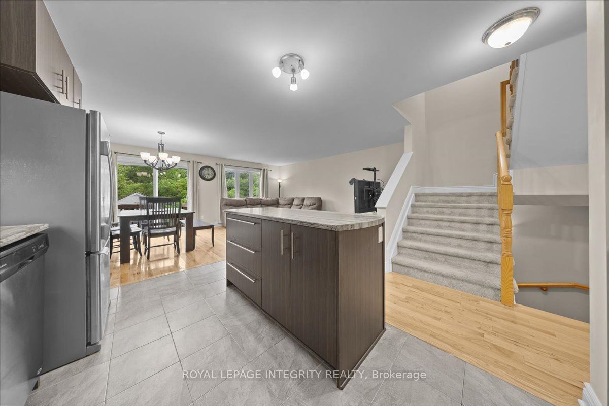 2345 Marble Crescent Property Photo 9