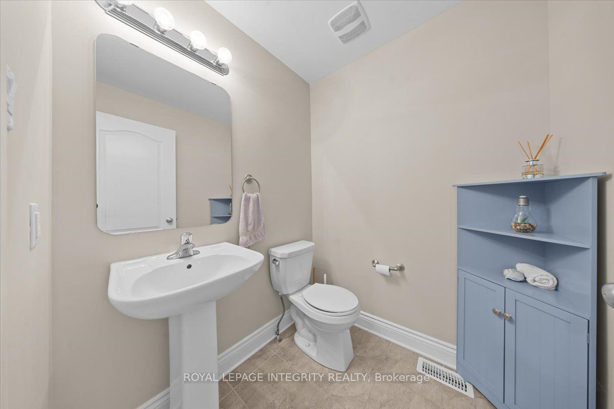2345 Marble Crescent Property Photo 16