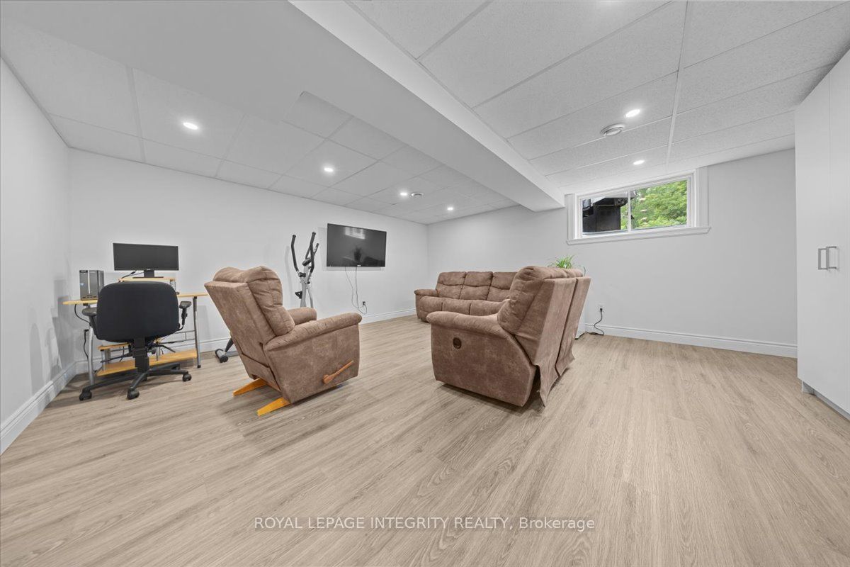 2345 Marble Crescent Property Photo 25