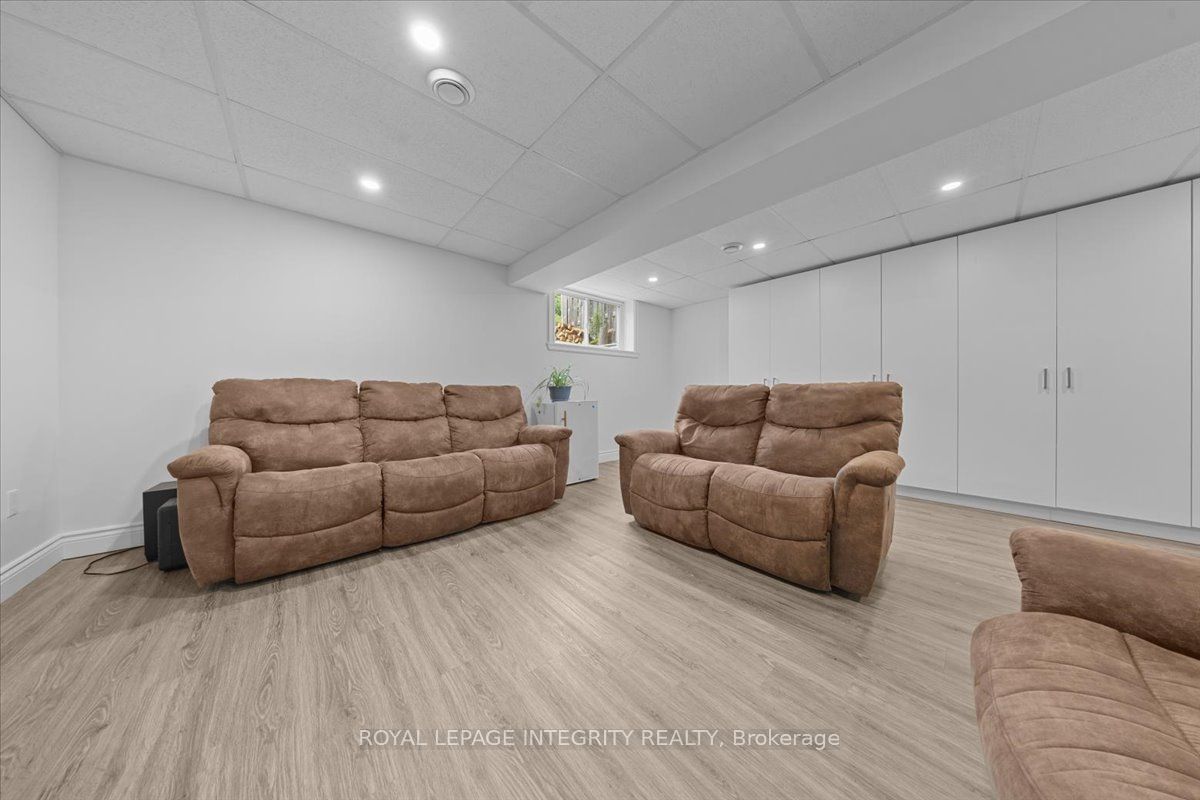 2345 Marble Crescent Property Photo 27