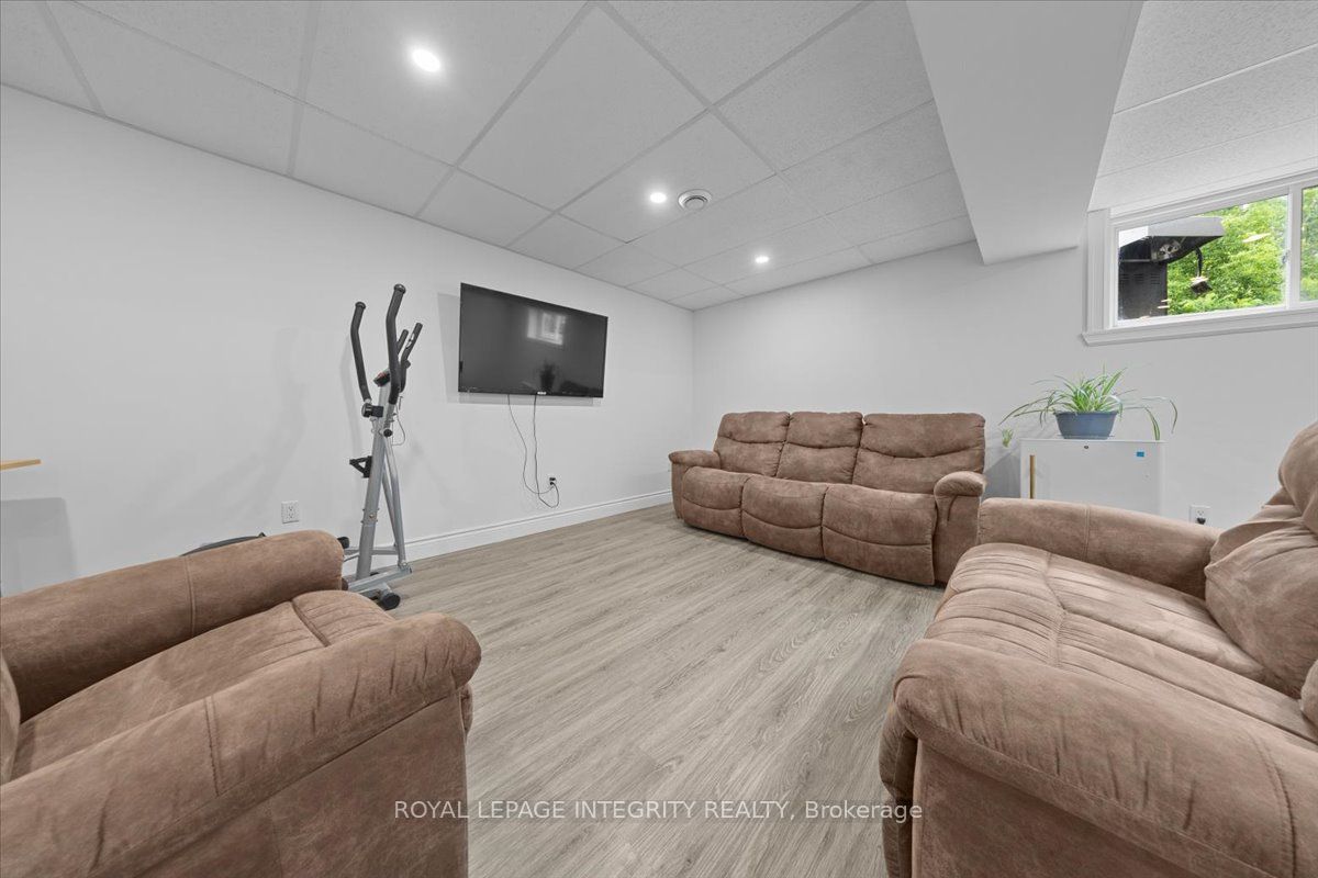 2345 Marble Crescent Property Photo 28