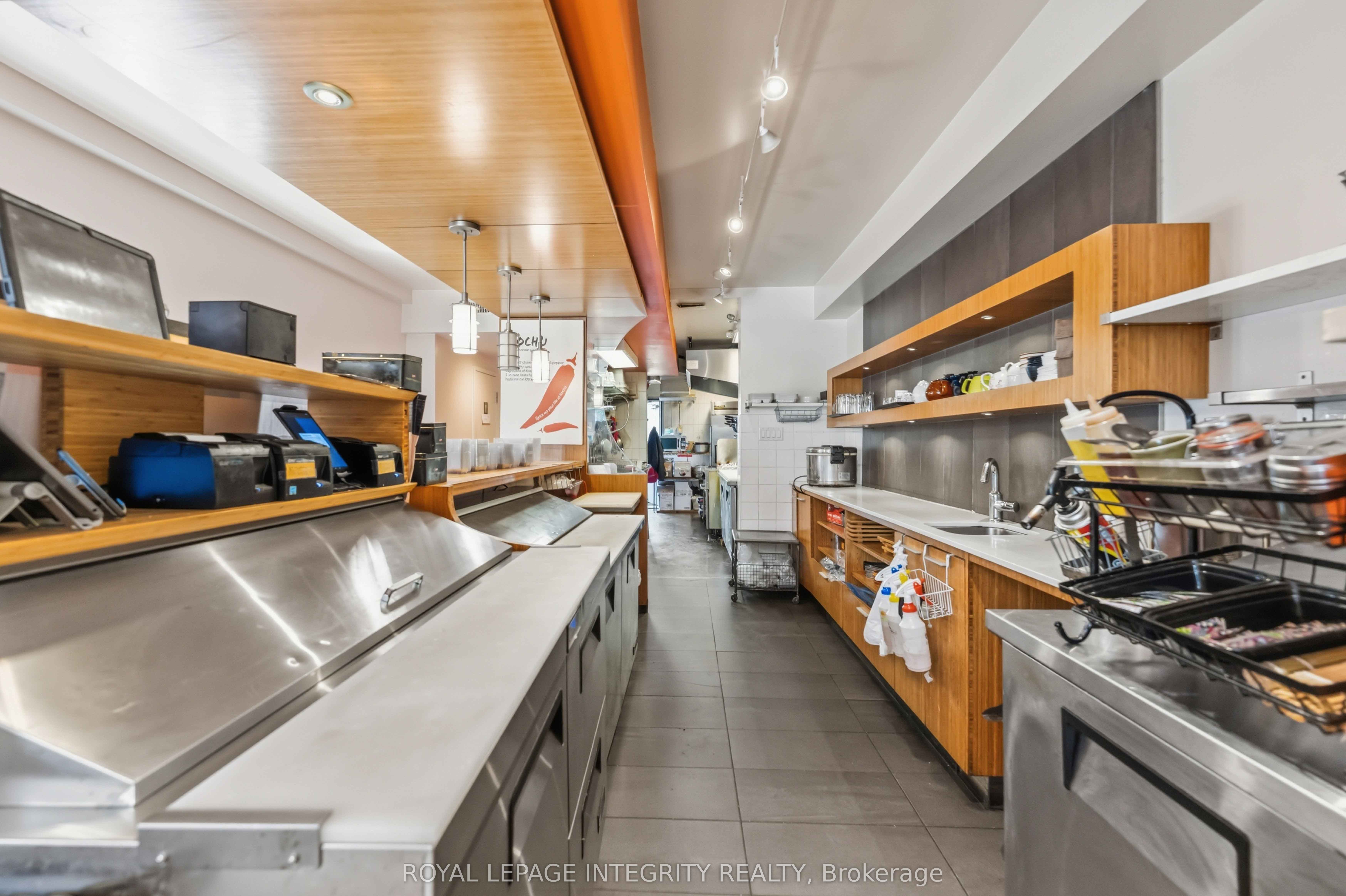 266 Preston Street N Property Photo 7