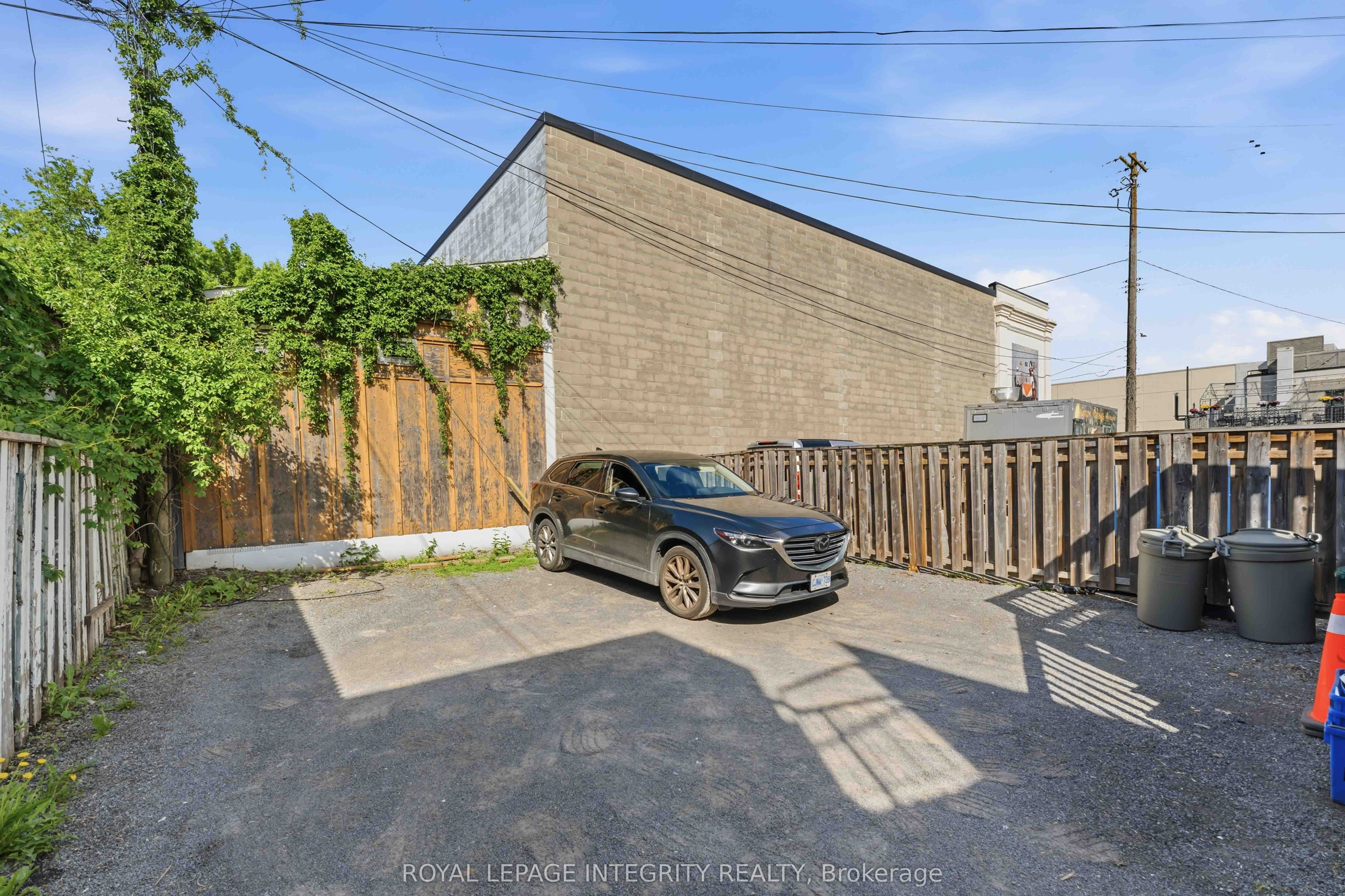 266 Preston Street N Property Photo 14