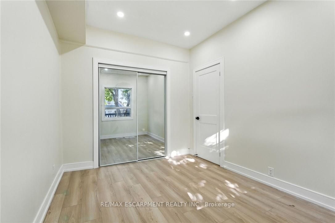 9 Alice Street Property Photo 14