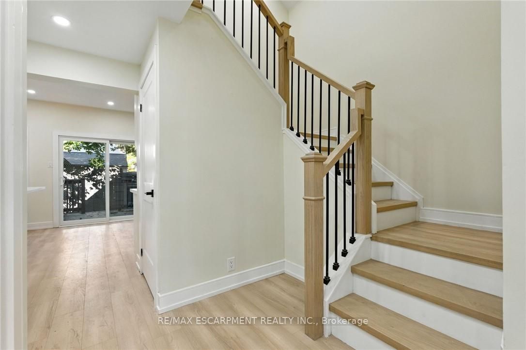 9 Alice Street Property Photo 15