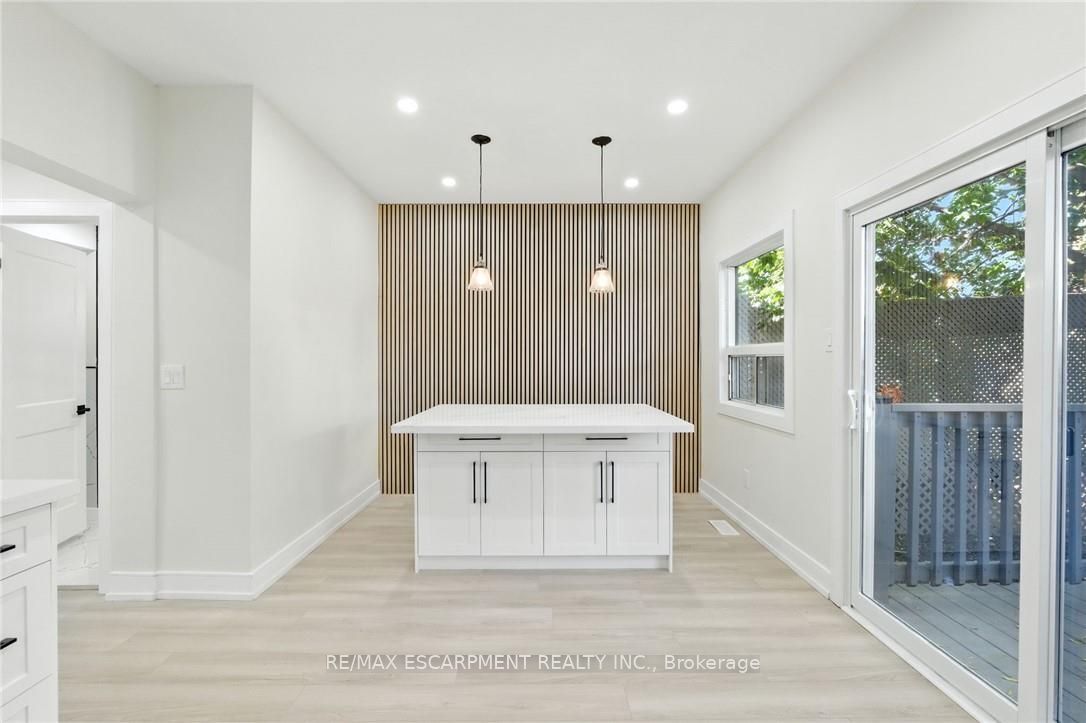 9 Alice Street Property Photo 23