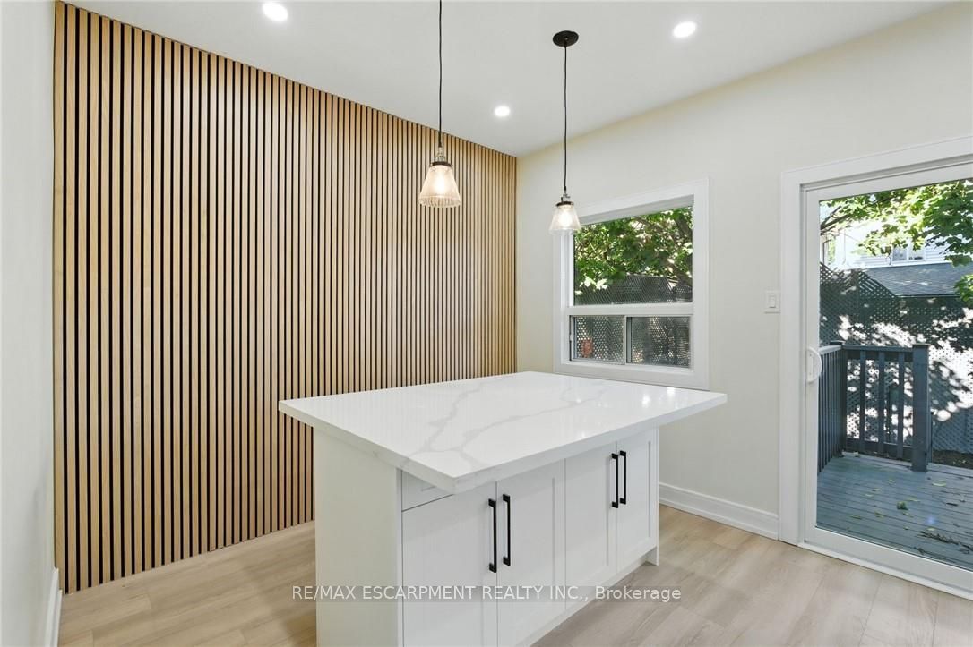 9 Alice Street Property Photo 24