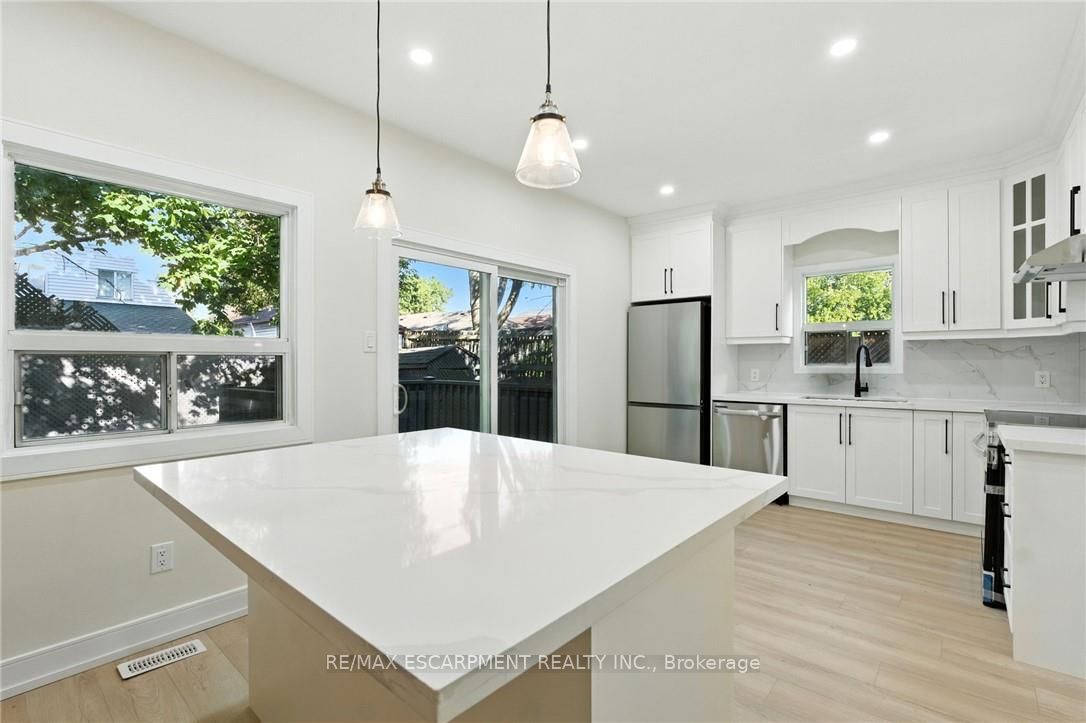 9 Alice Street Property Photo 26