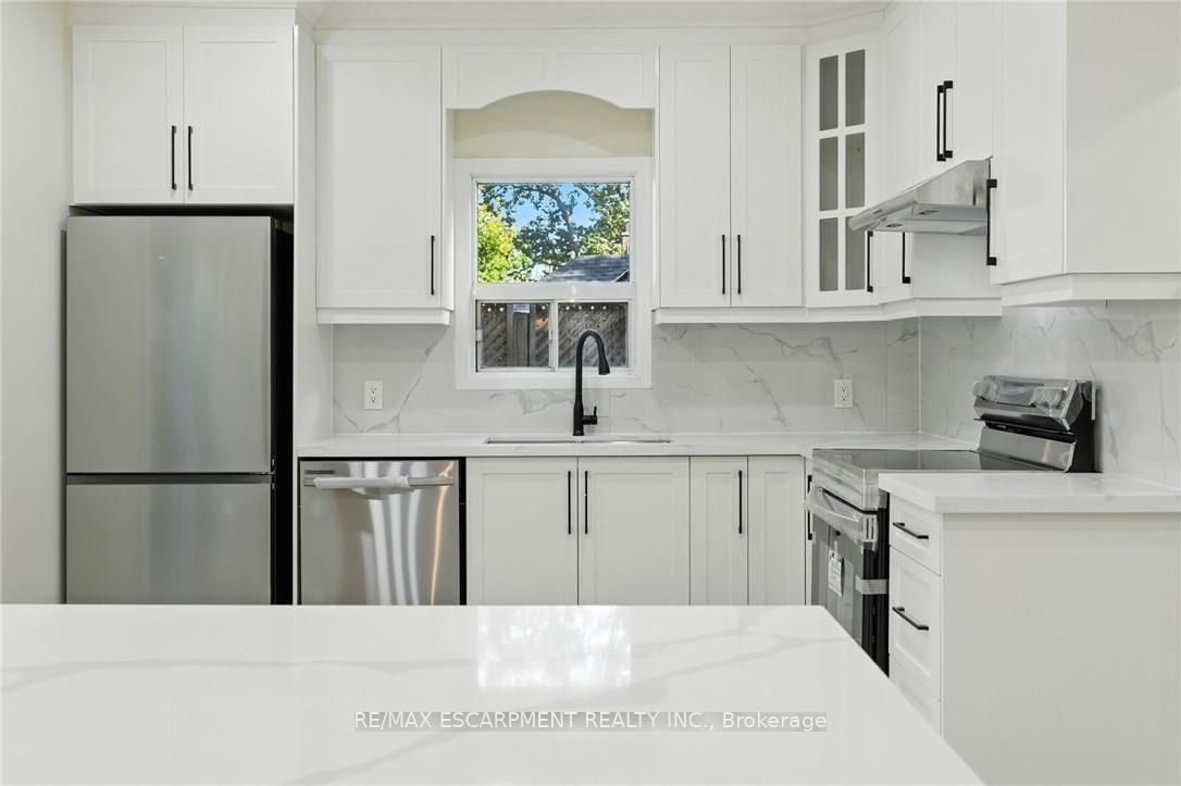 9 Alice Street Property Photo 27