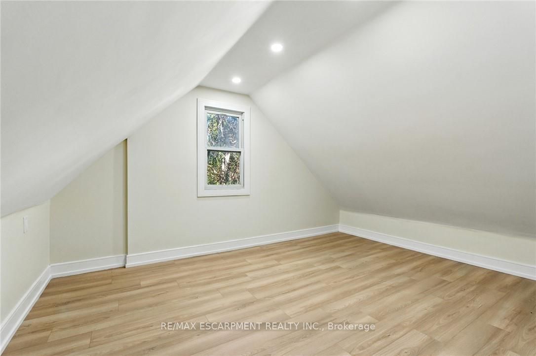 9 Alice Street Property Photo 29