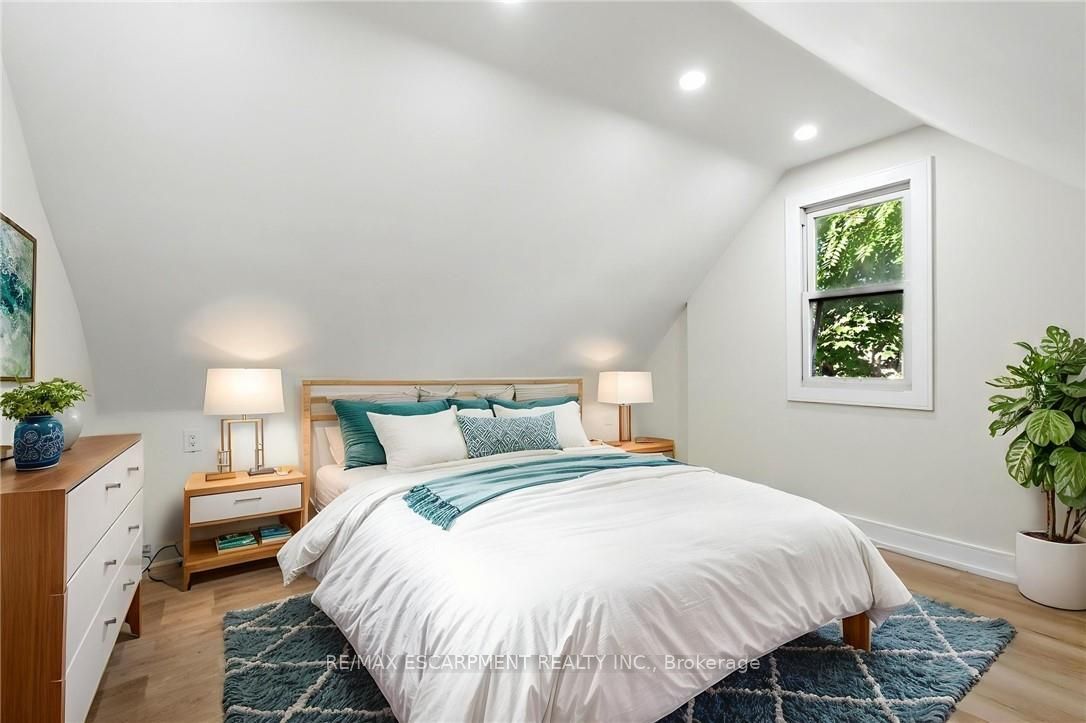 9 Alice Street Property Photo 31
