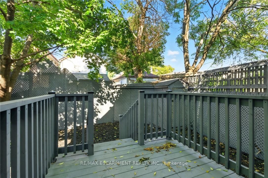 9 Alice Street Property Photo 39