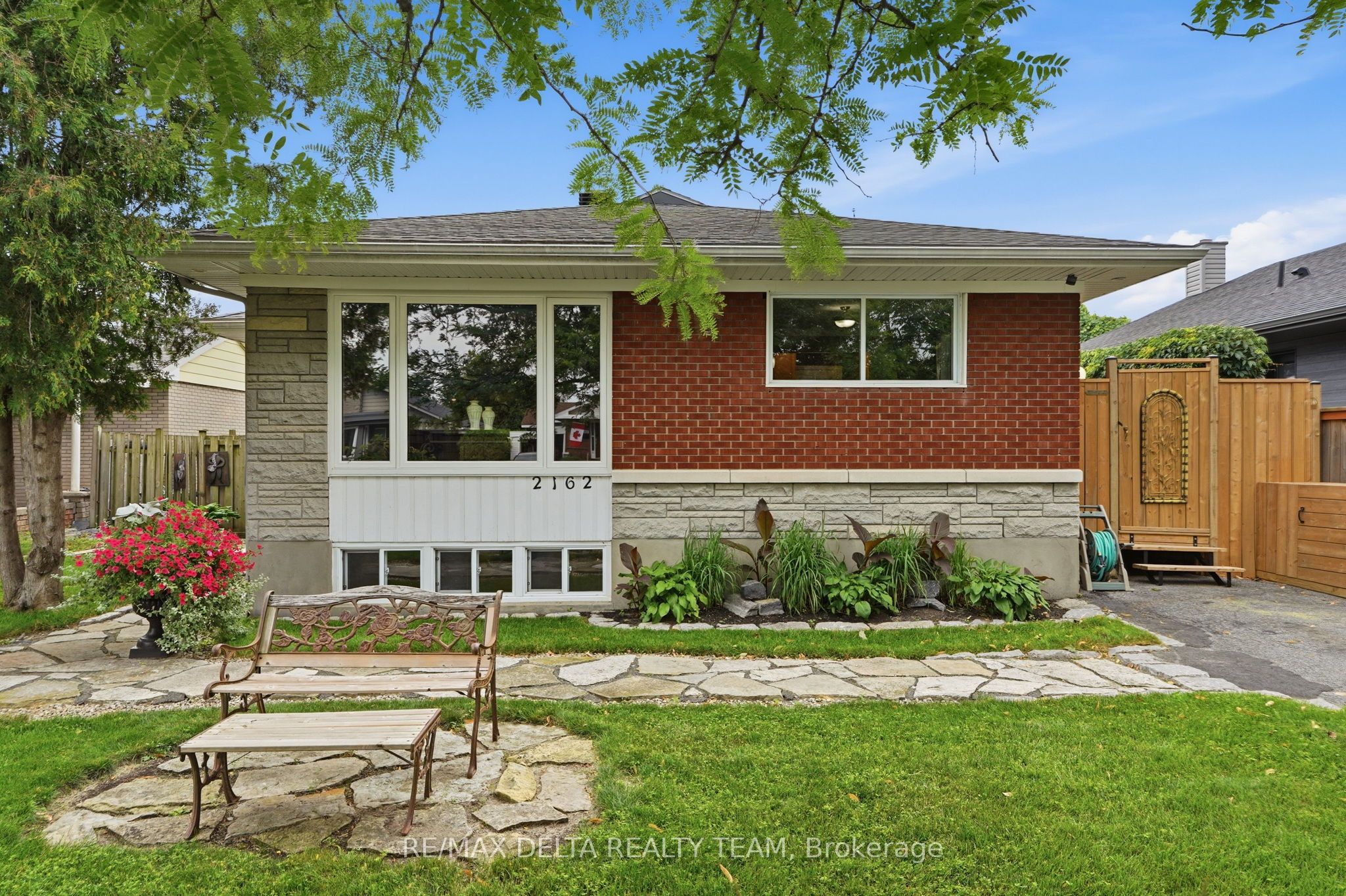 2162 Rushton Road Property Photo 2