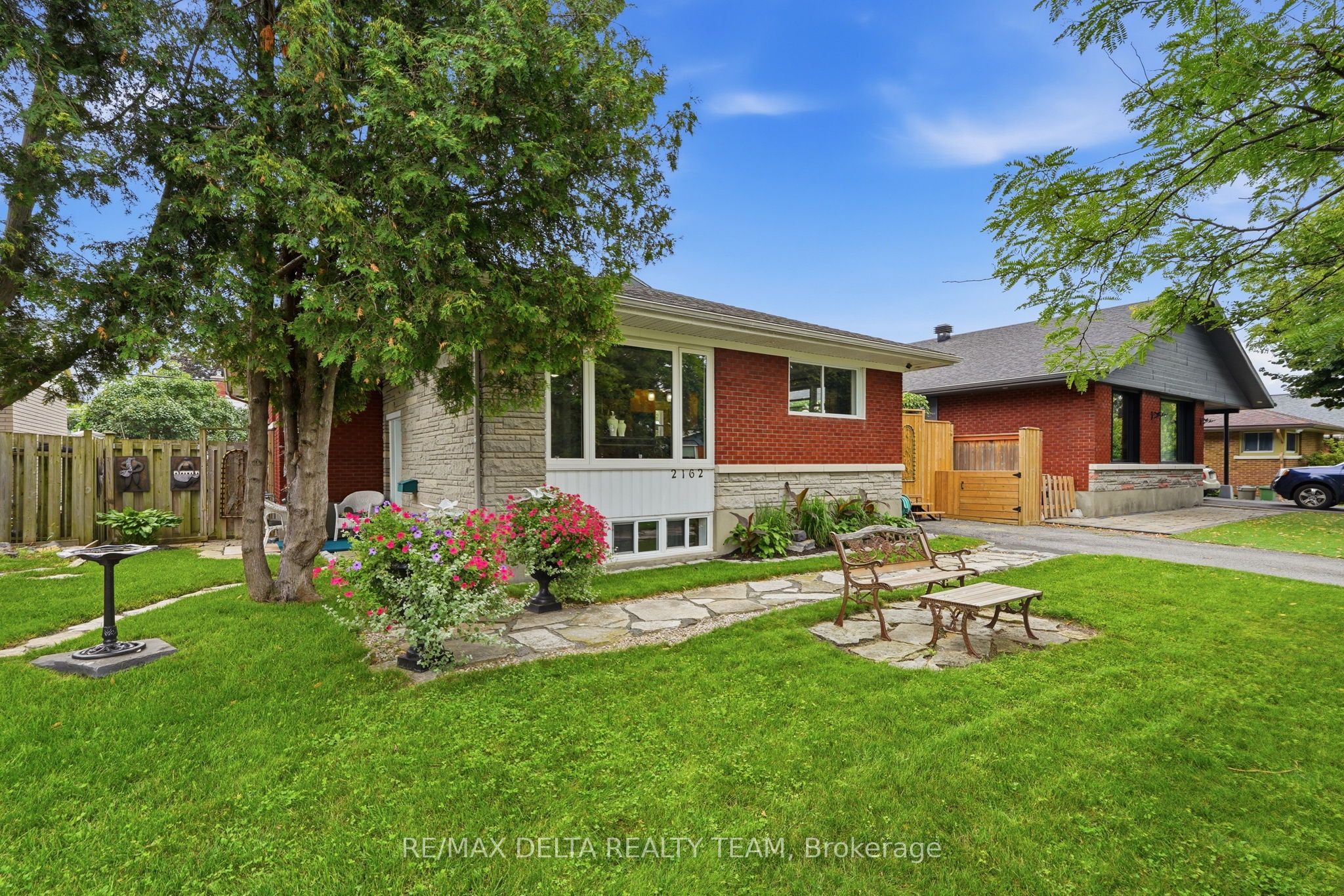 2162 Rushton Road Property Photo 3