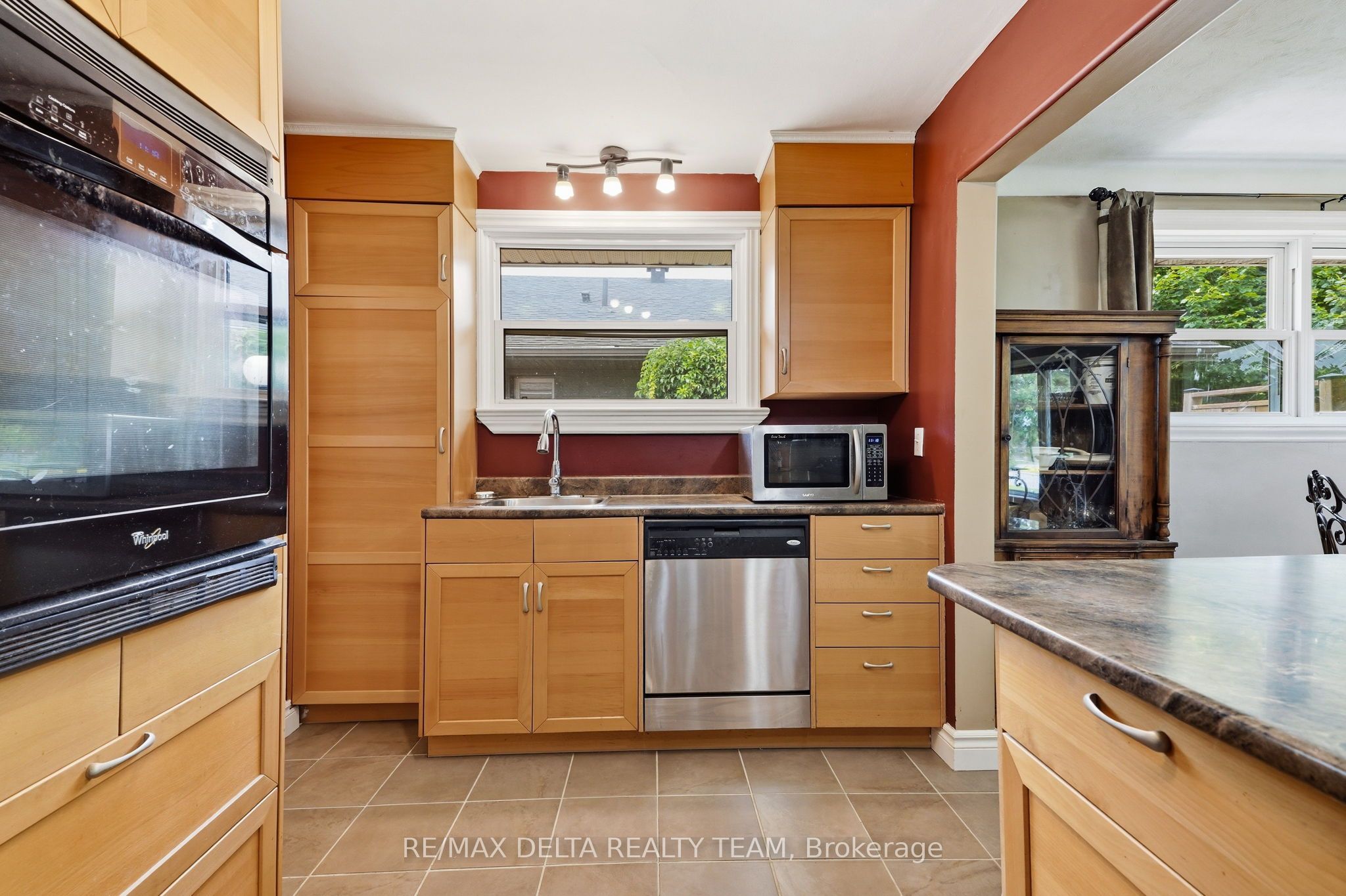 2162 Rushton Road Property Photo 5