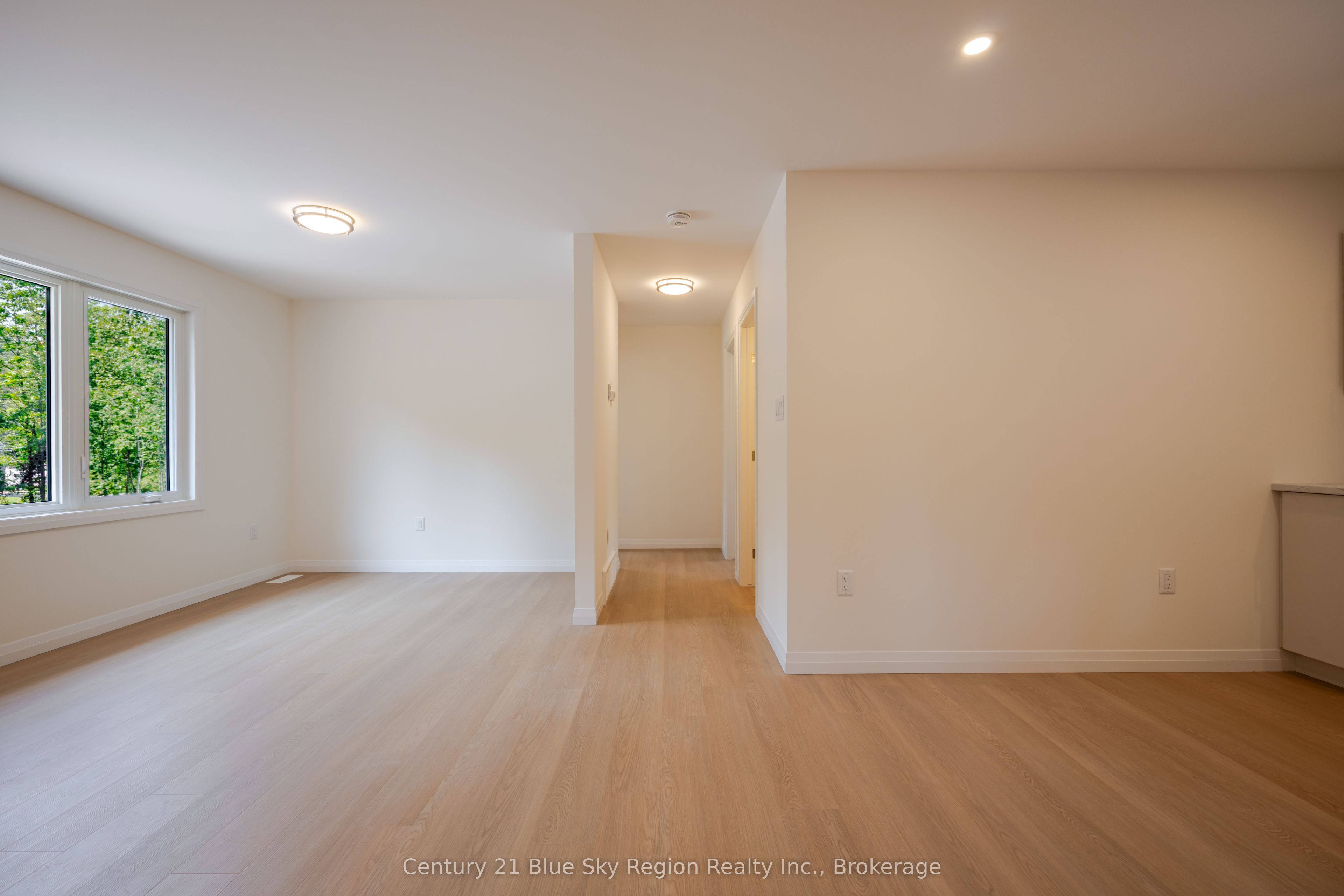 112 Riverside Drive Property Photo 6
