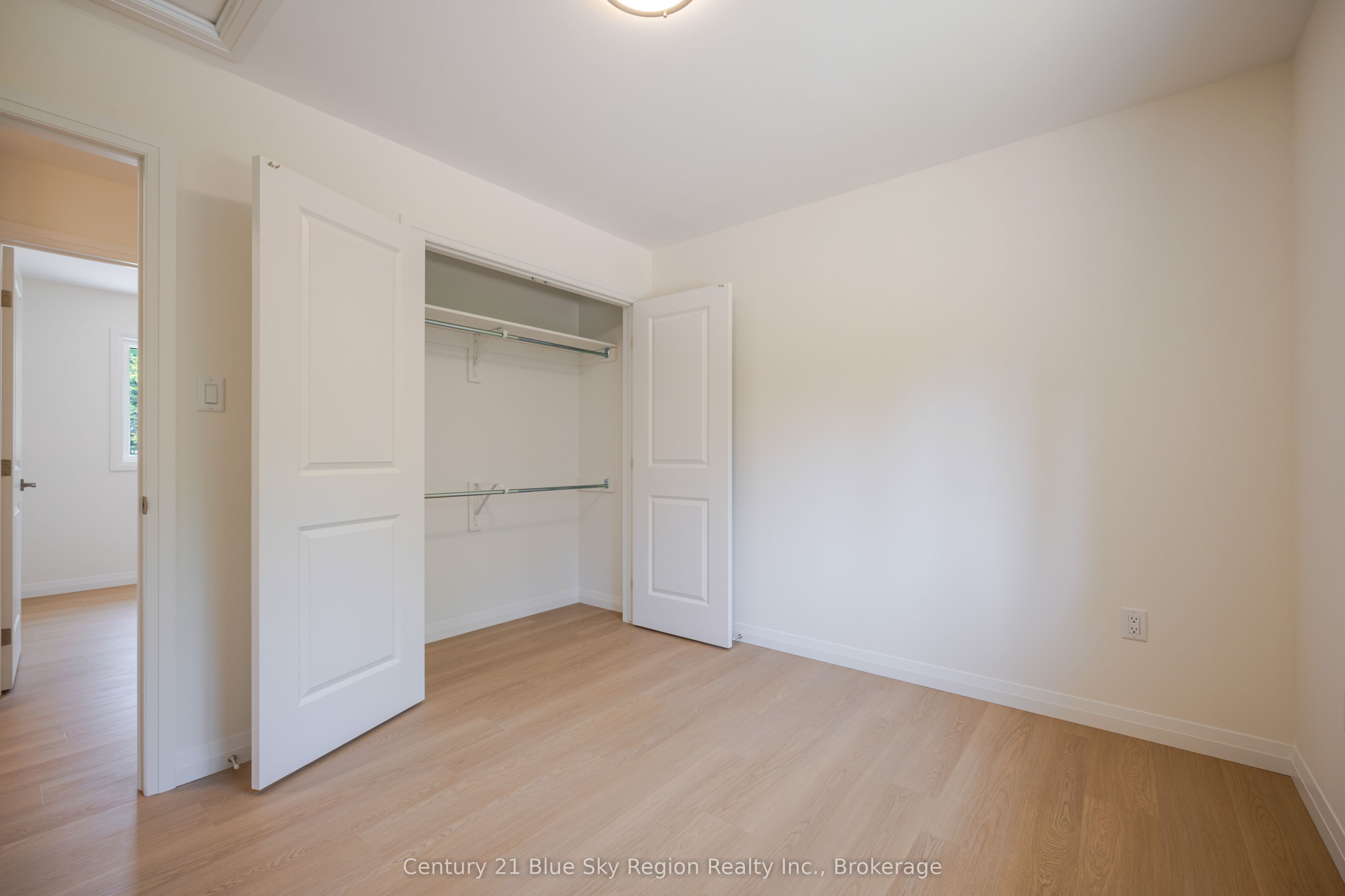 112 Riverside Drive Property Photo 16