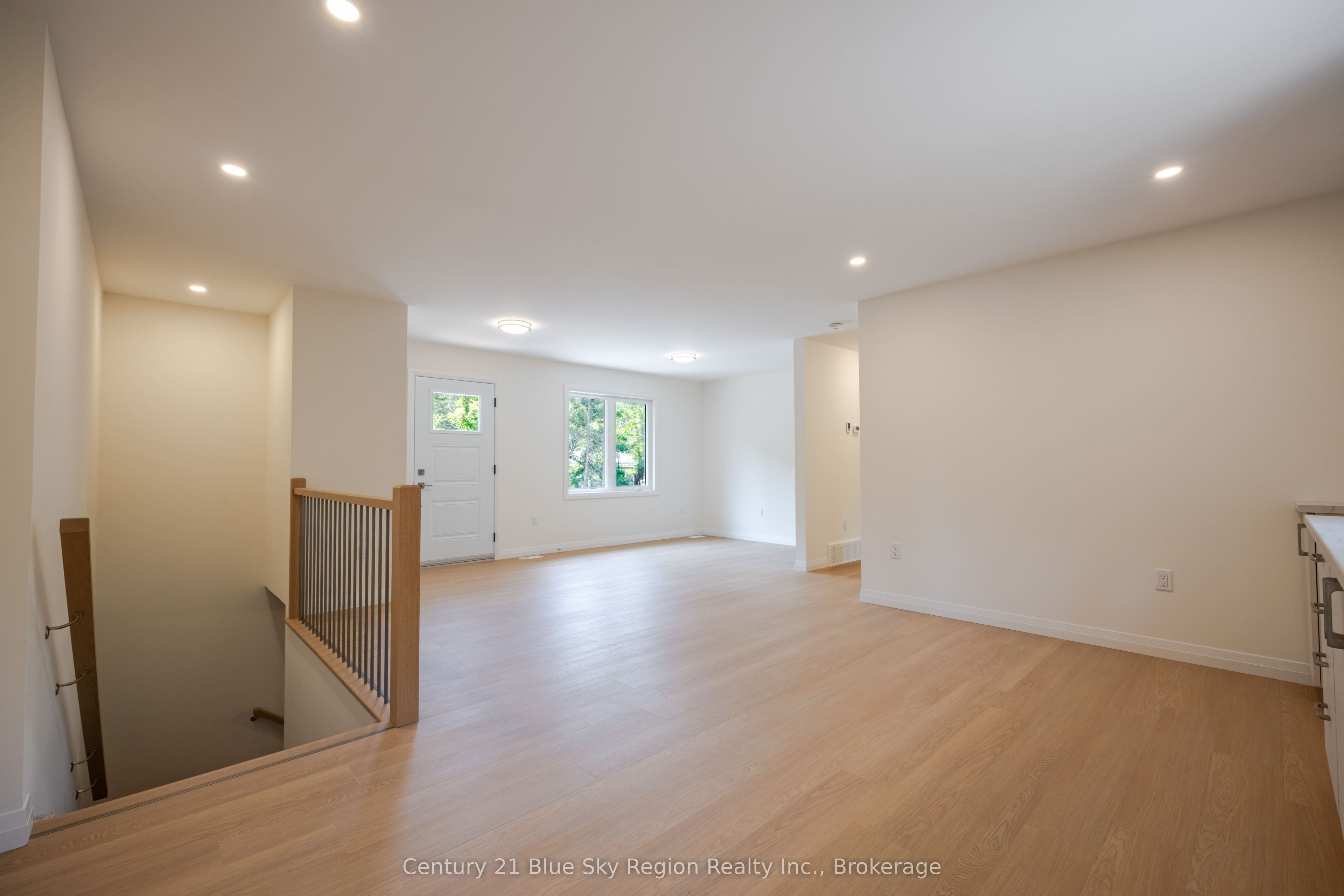 112 Riverside Drive Property Photo 21