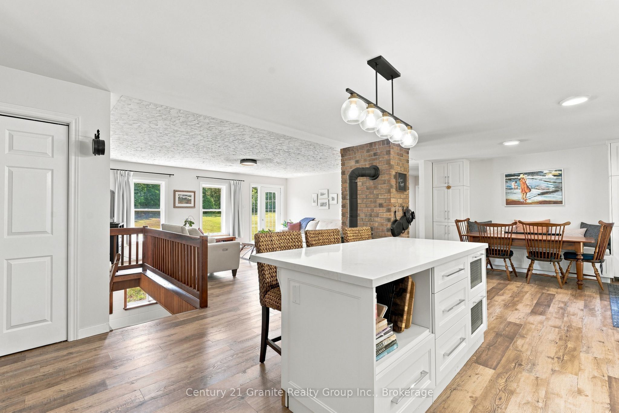 2125 Boulter Road Property Photo 6