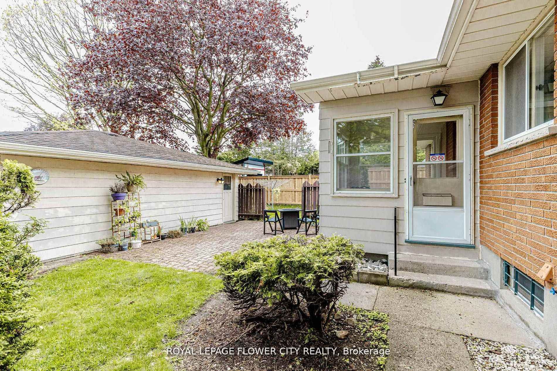 15 Cumberland Crescent Property Photo 3