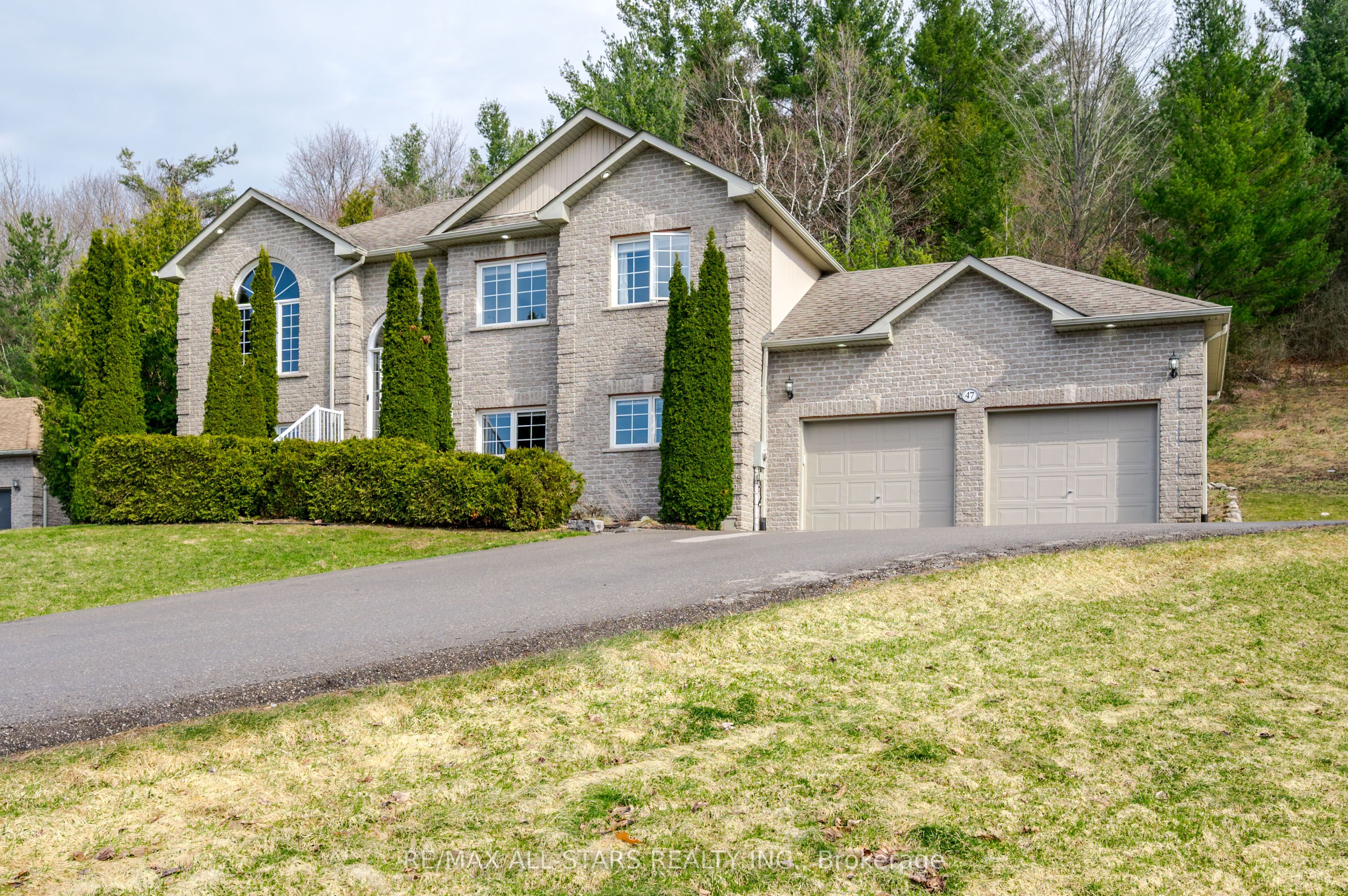 47 Meadowland Drive Property Photo 1