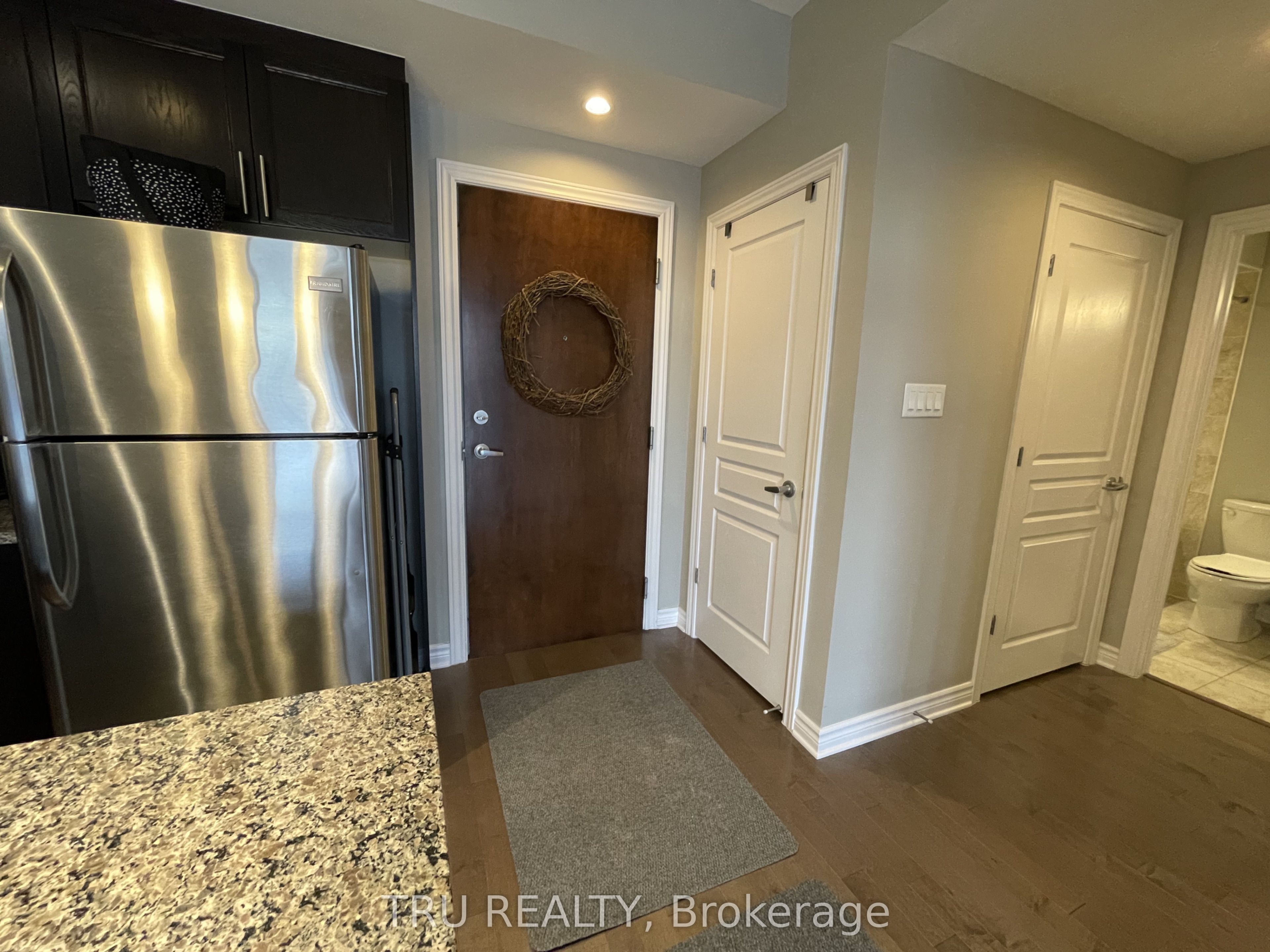 655 Beauparc Private 404 Property Photo 8