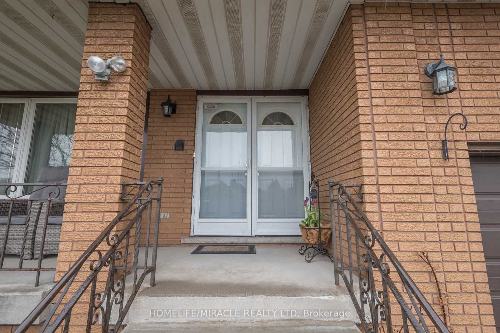 575 Upper Horning Road Property Photo 2