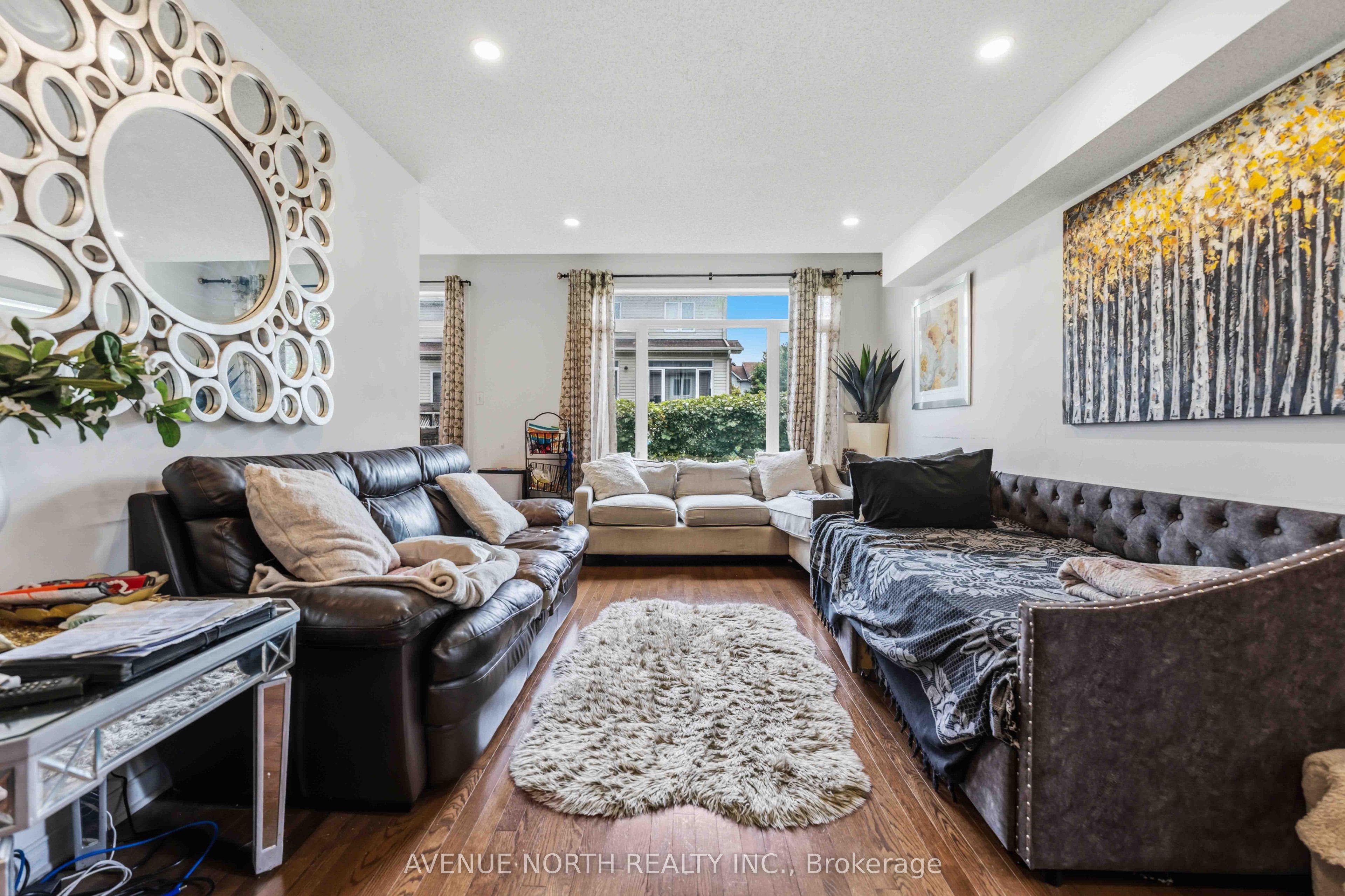 216 Cityview Crescent Property Photo 8