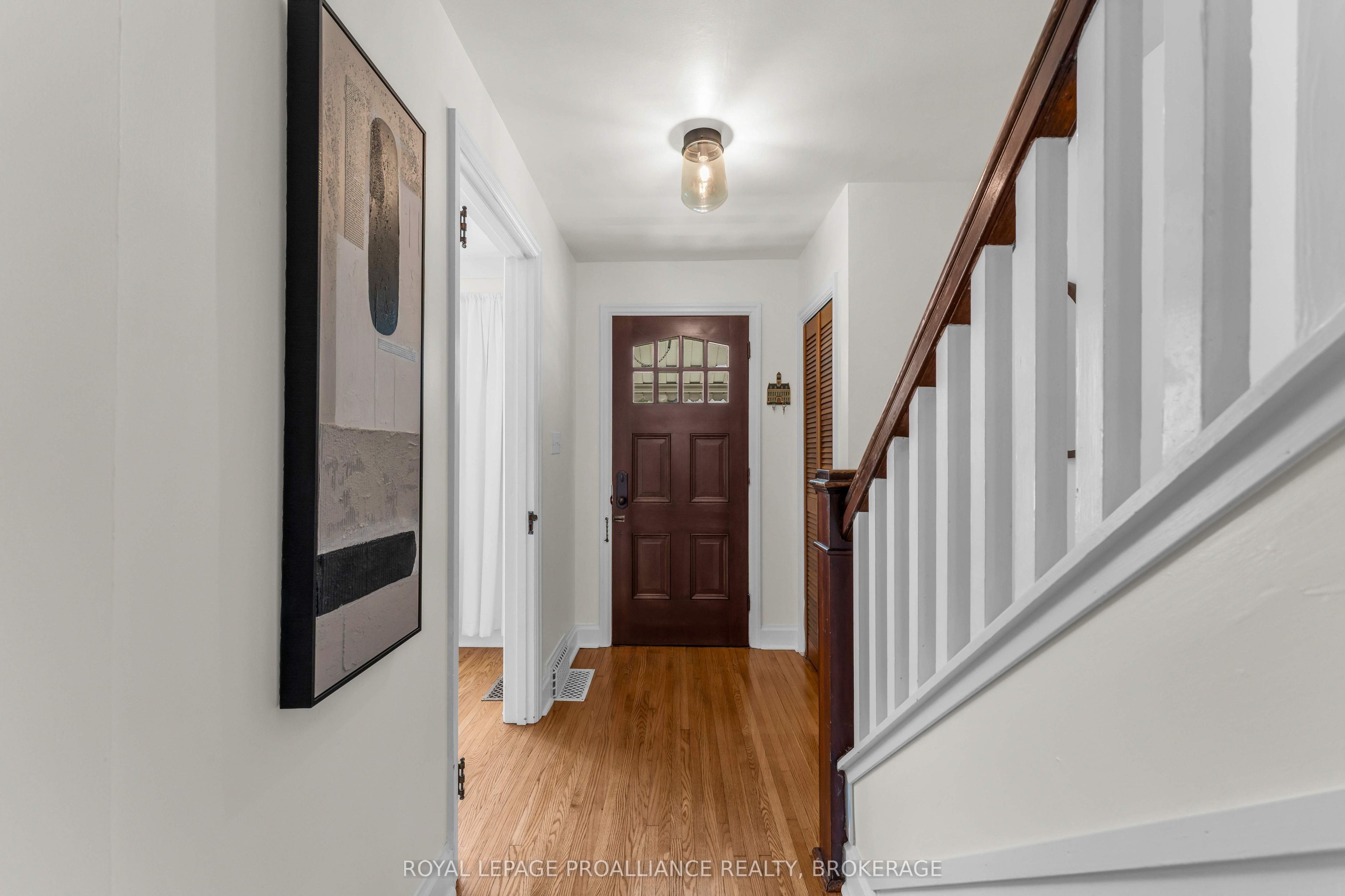 201 Willingdon Avenue Property Photo 4