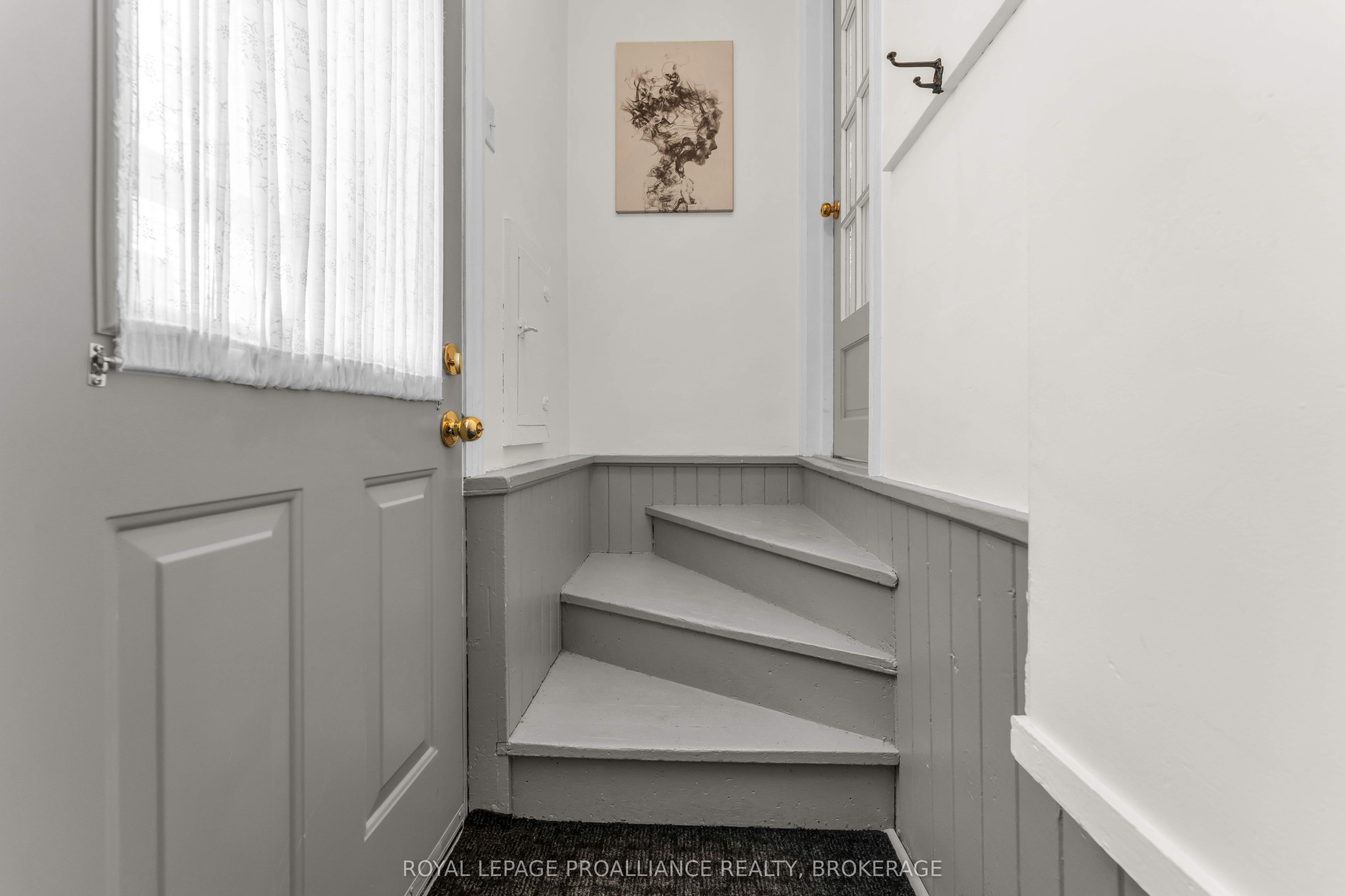 201 Willingdon Avenue Property Photo 22