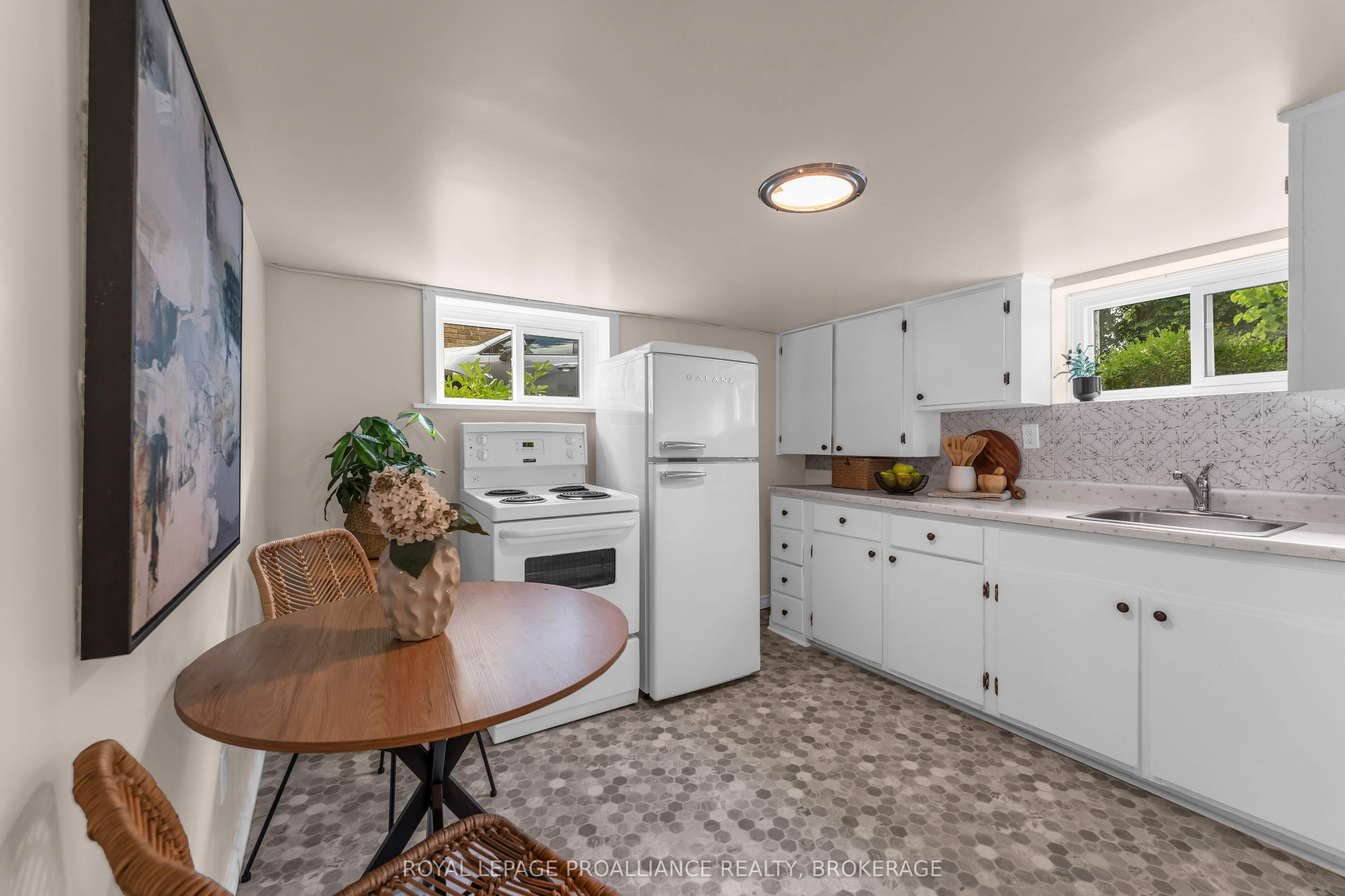 201 Willingdon Avenue Property Photo 23
