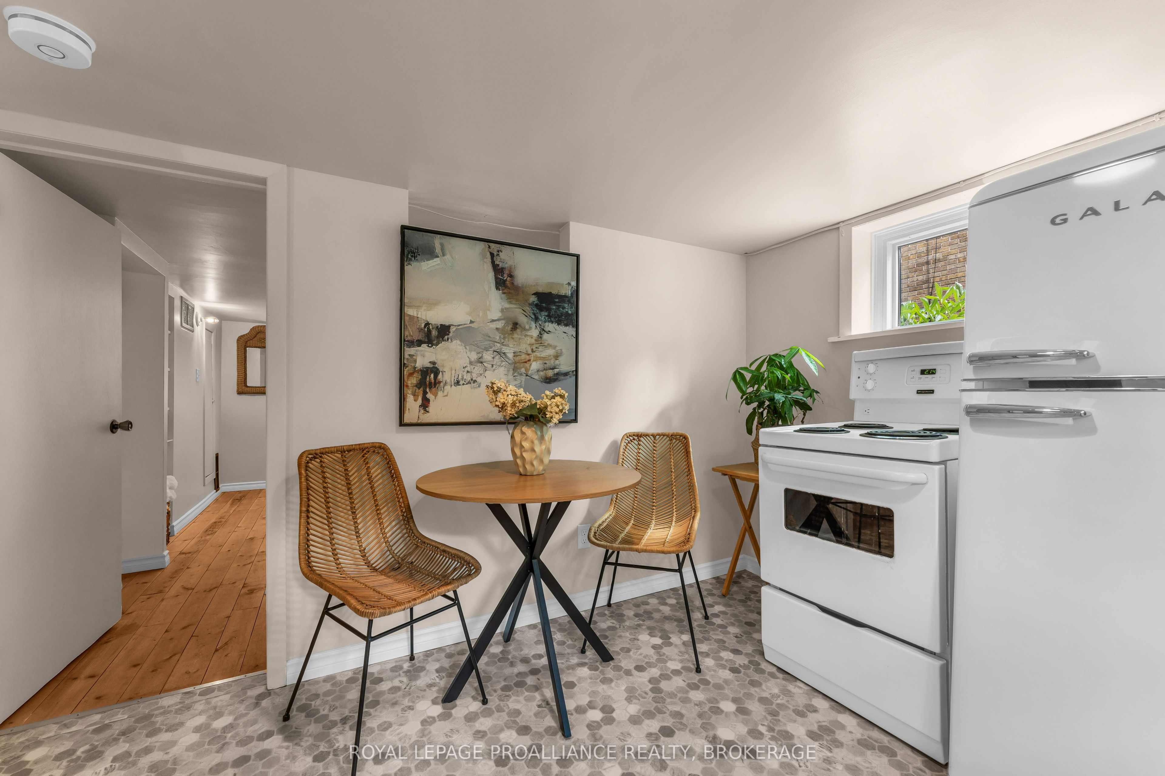 201 Willingdon Avenue Property Photo 24