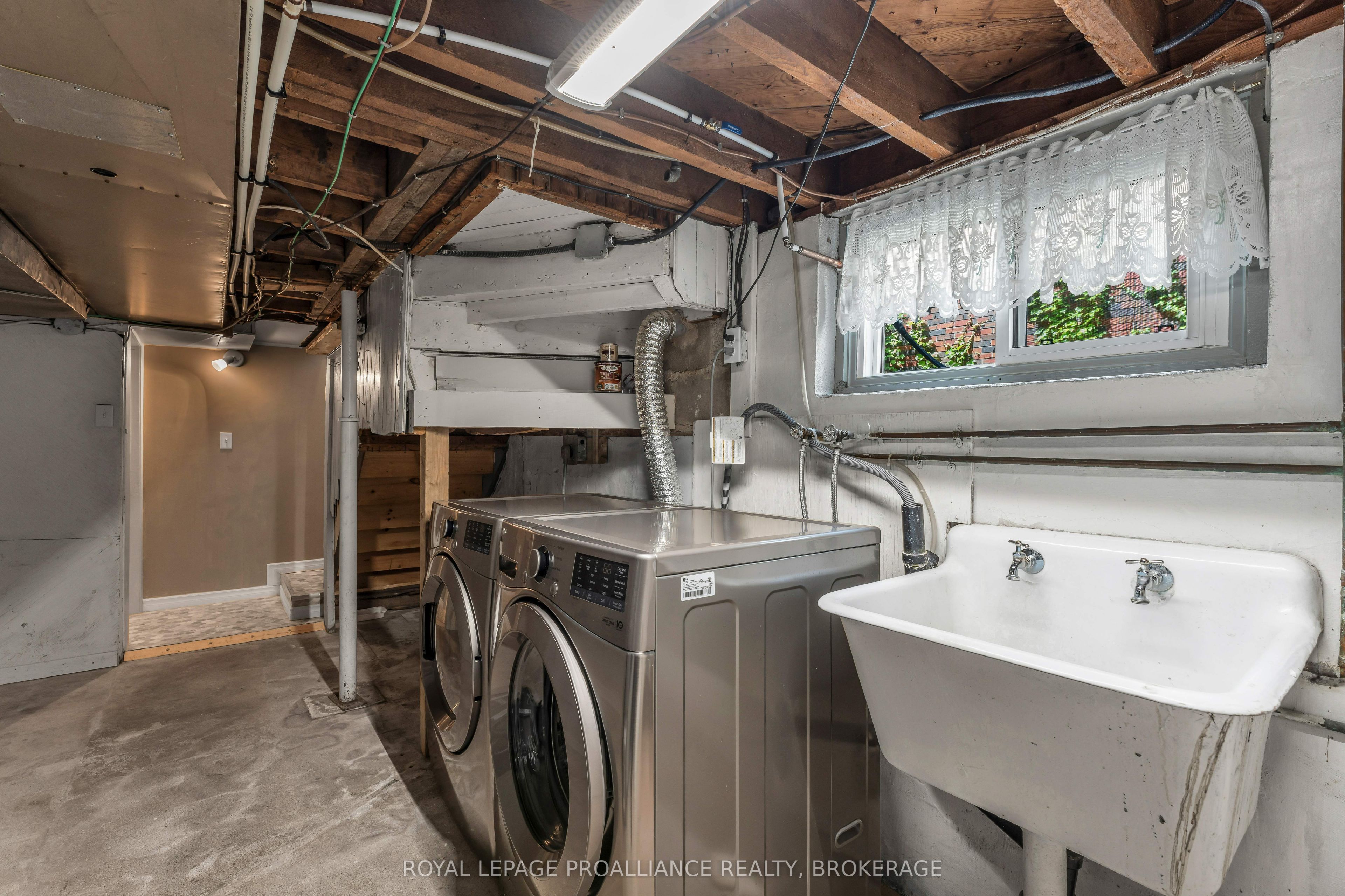 201 Willingdon Avenue Property Photo 30