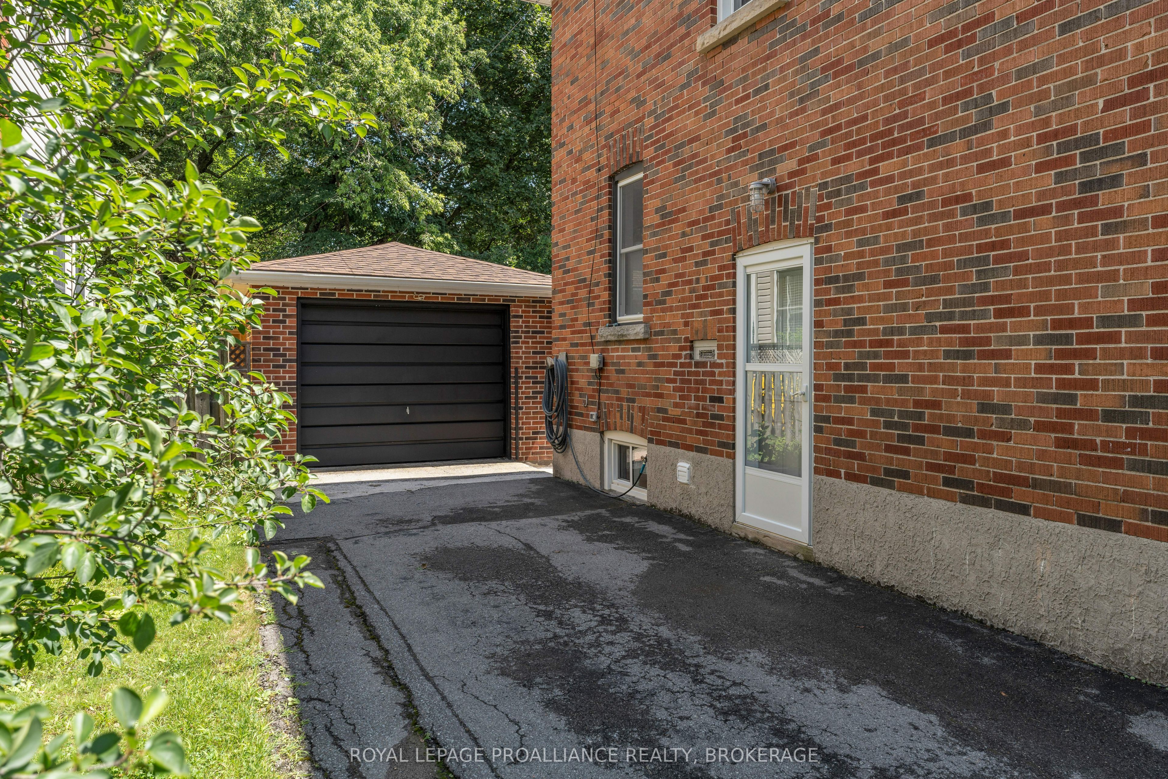 201 Willingdon Avenue Property Photo 31