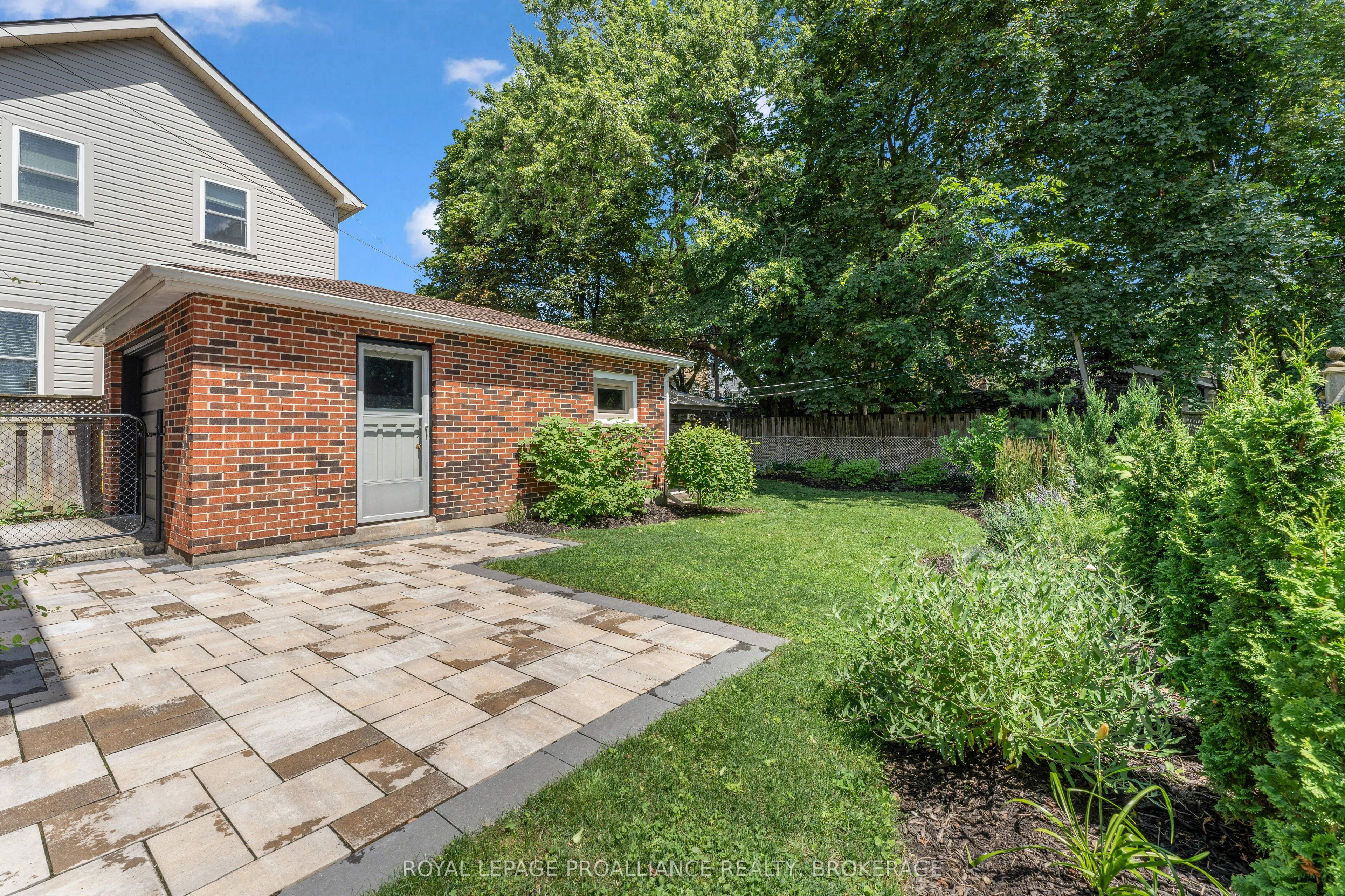 201 Willingdon Avenue Property Photo 37