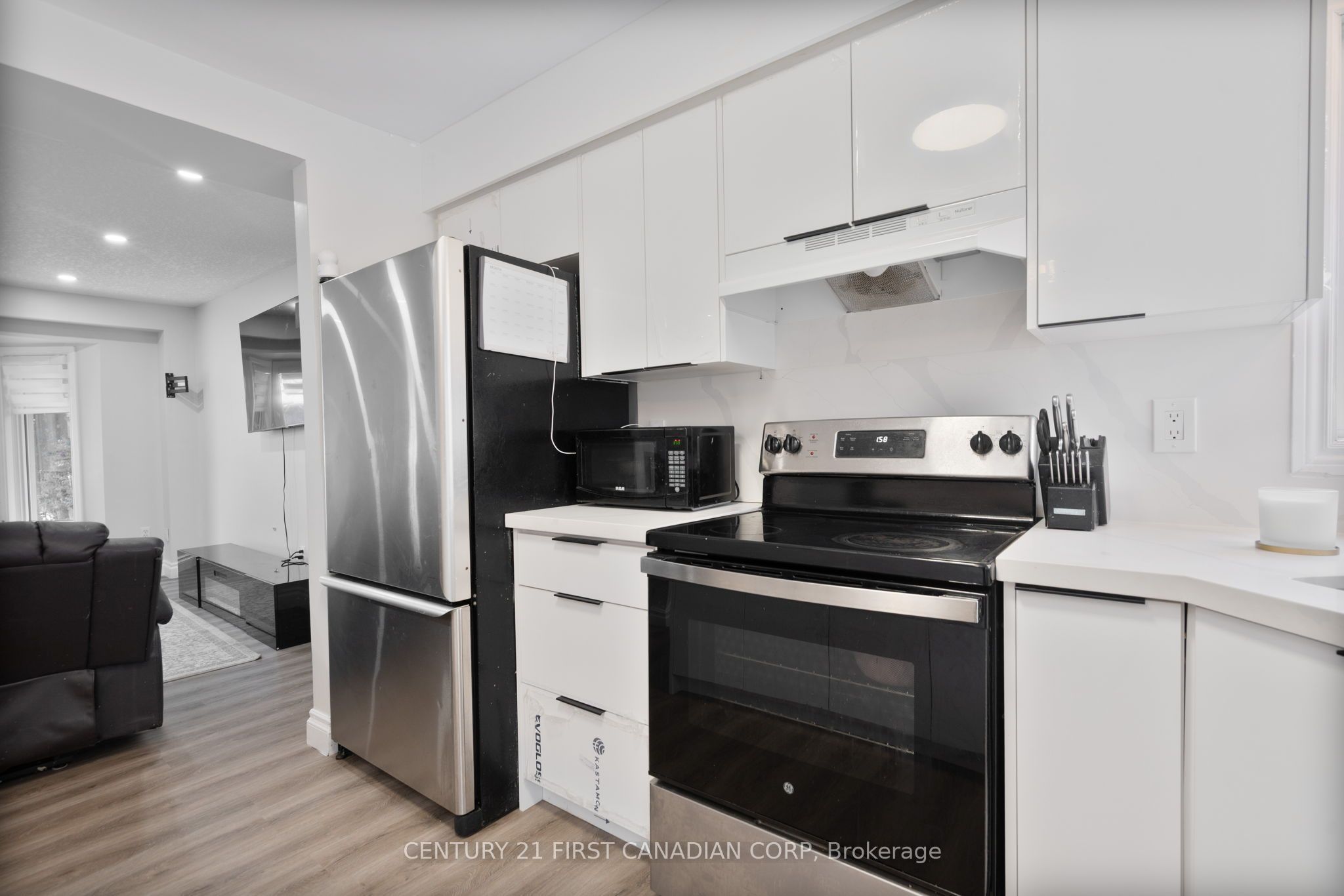 345 Banbury Crescent Property Photo 6