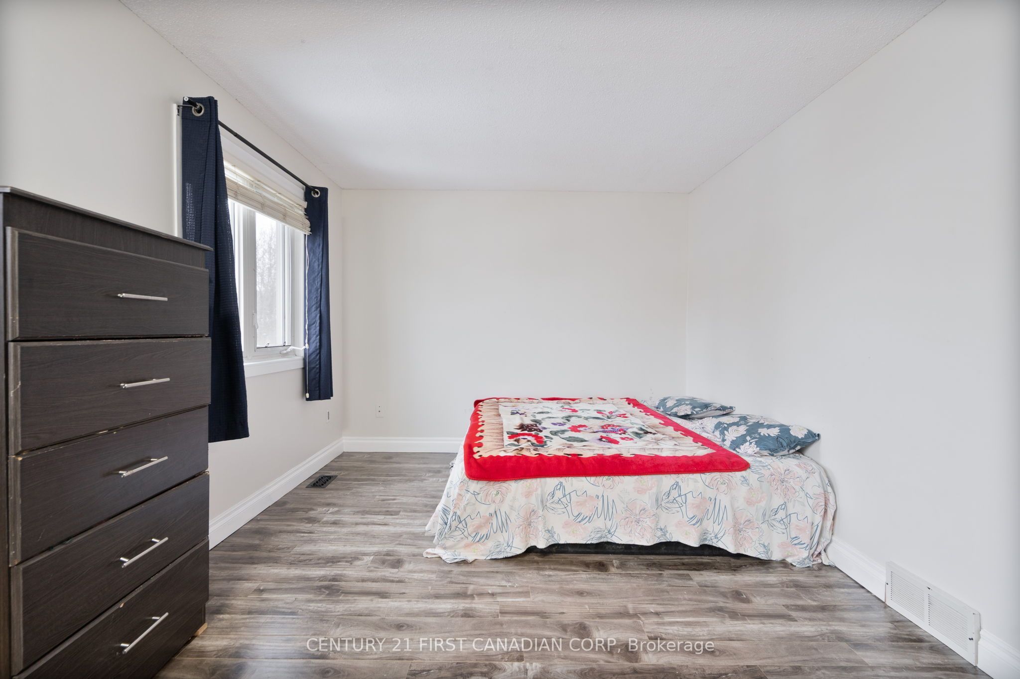 345 Banbury Crescent Property Photo 13